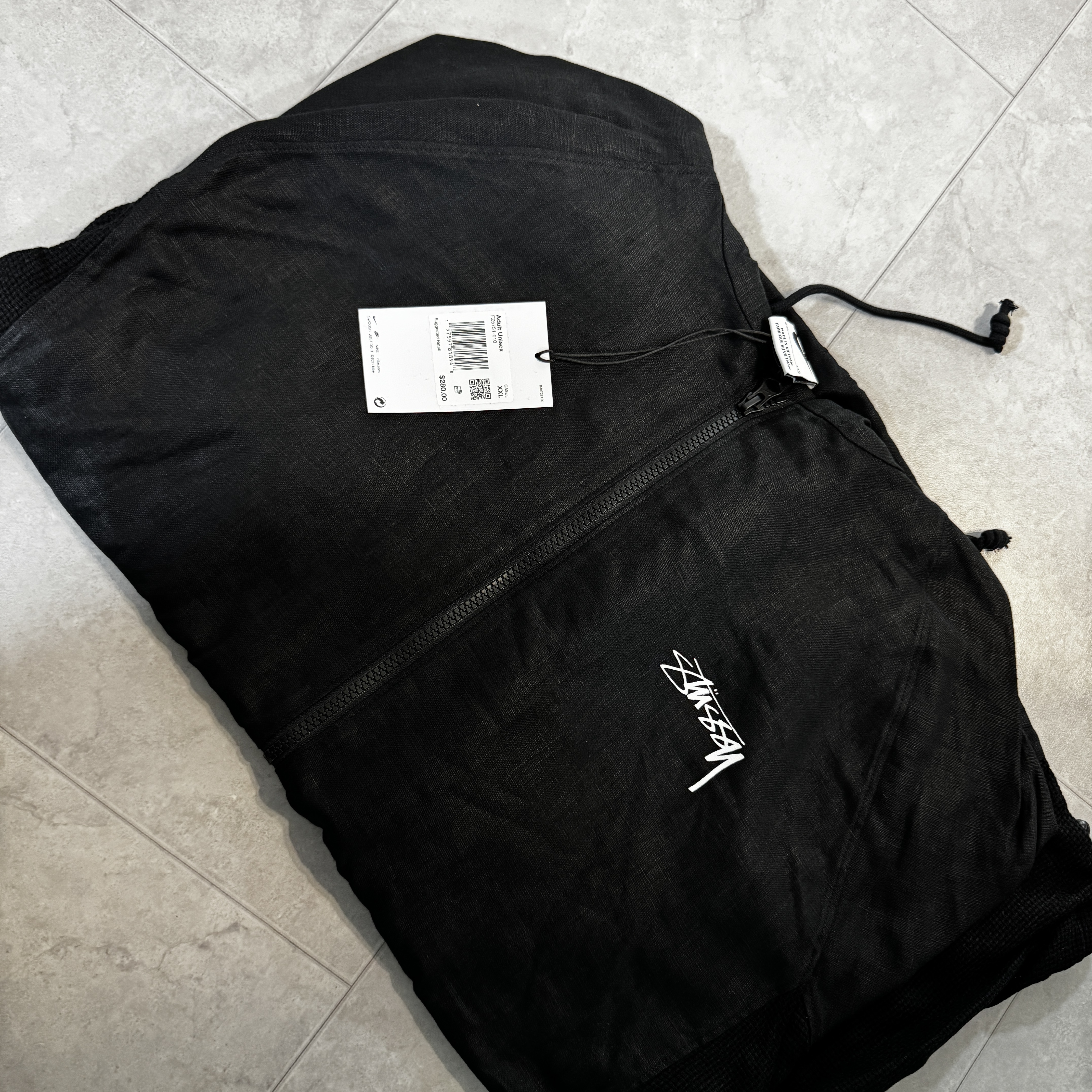 Nike x Stussy Linen Shell Jacket Black (FZ5751-010) 착용 스타일 - 2