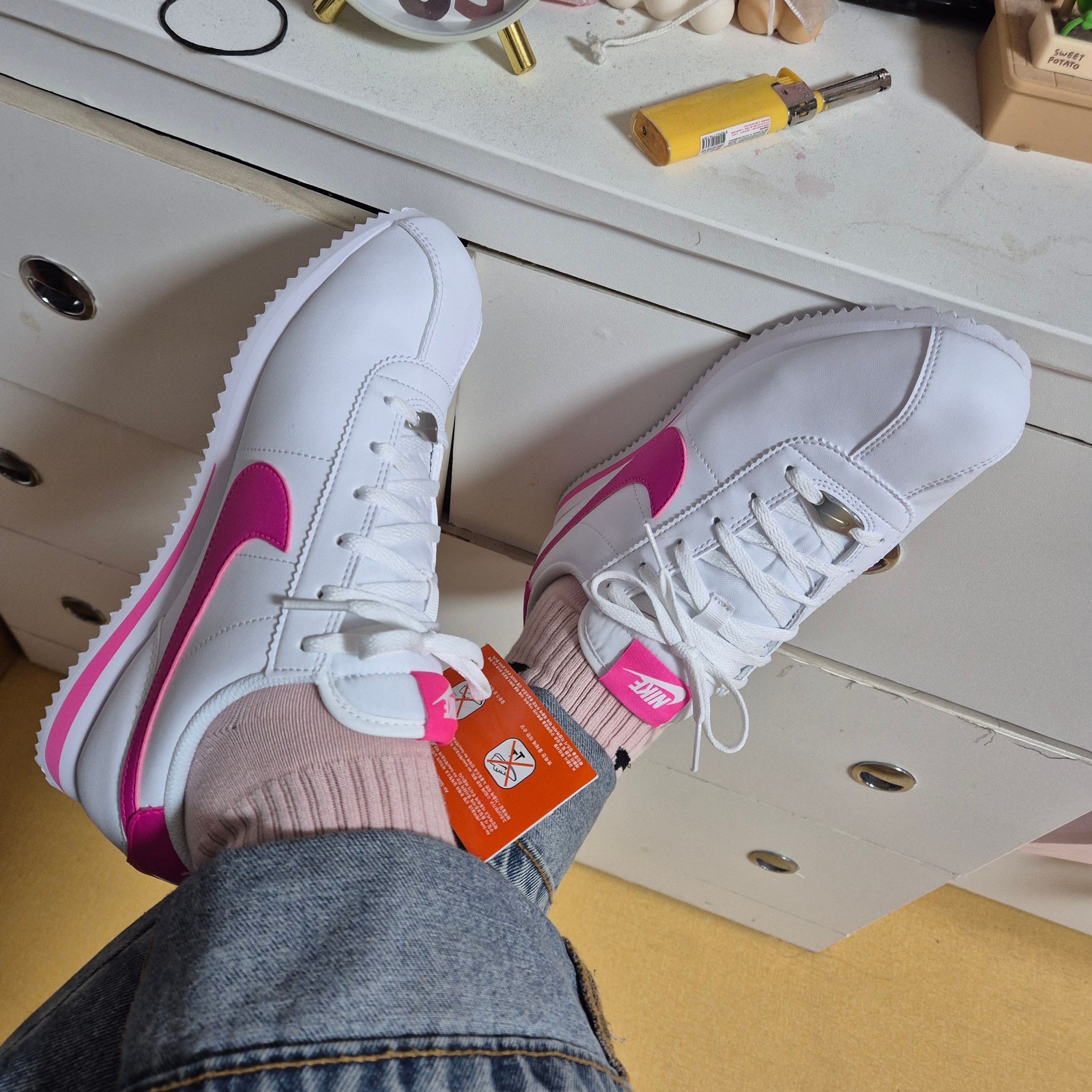 (GS) Nike Cortez White Laser Fuchsia 착용 스타일 - 1
