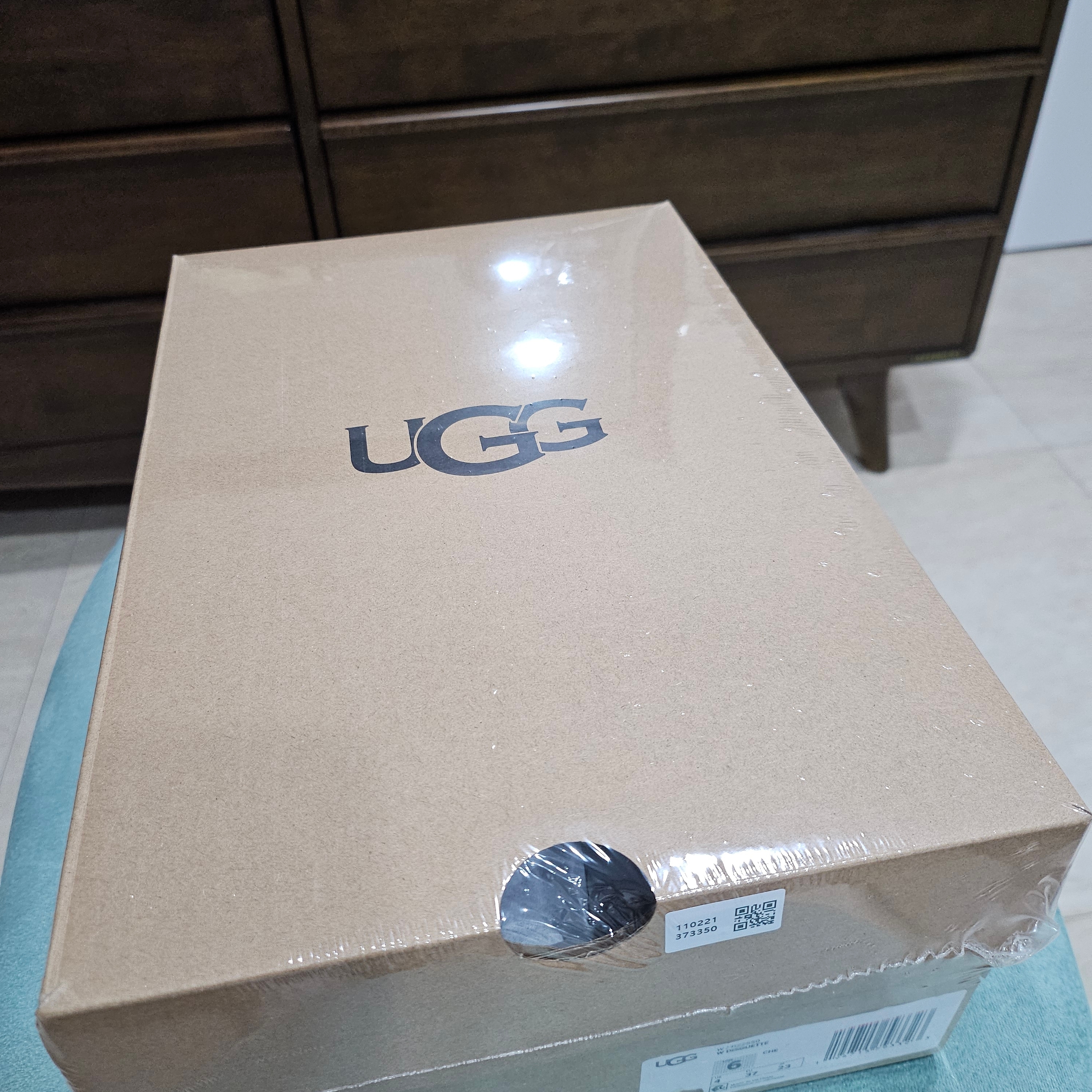 (W) UGG Disquette Slipper Chestnut 착용 스타일 - 3