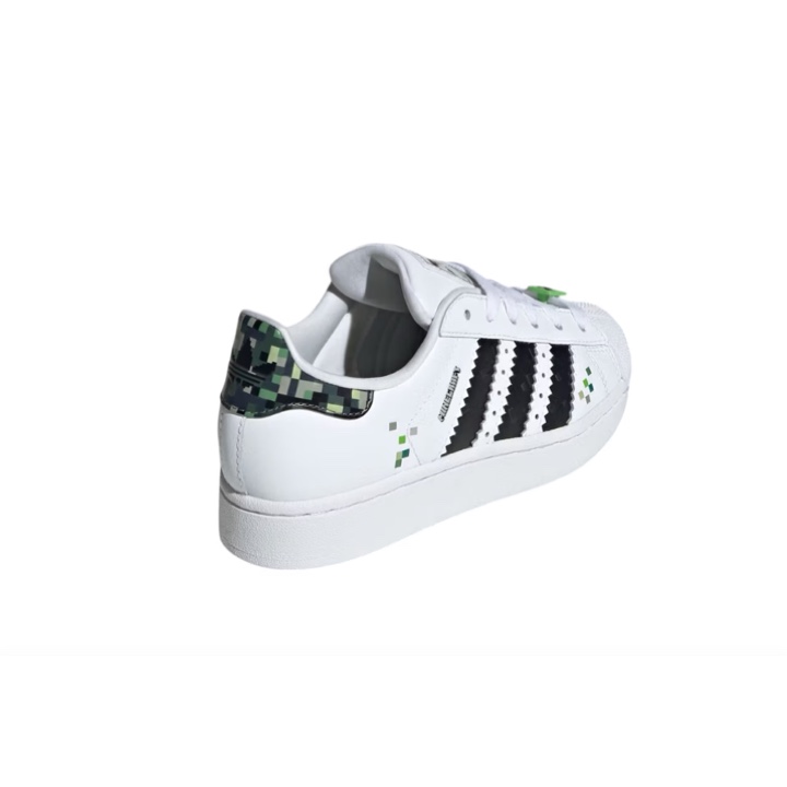Adidas Superstar White Black, Adidas Superstar 82 White Black 착용 스타일 - 4