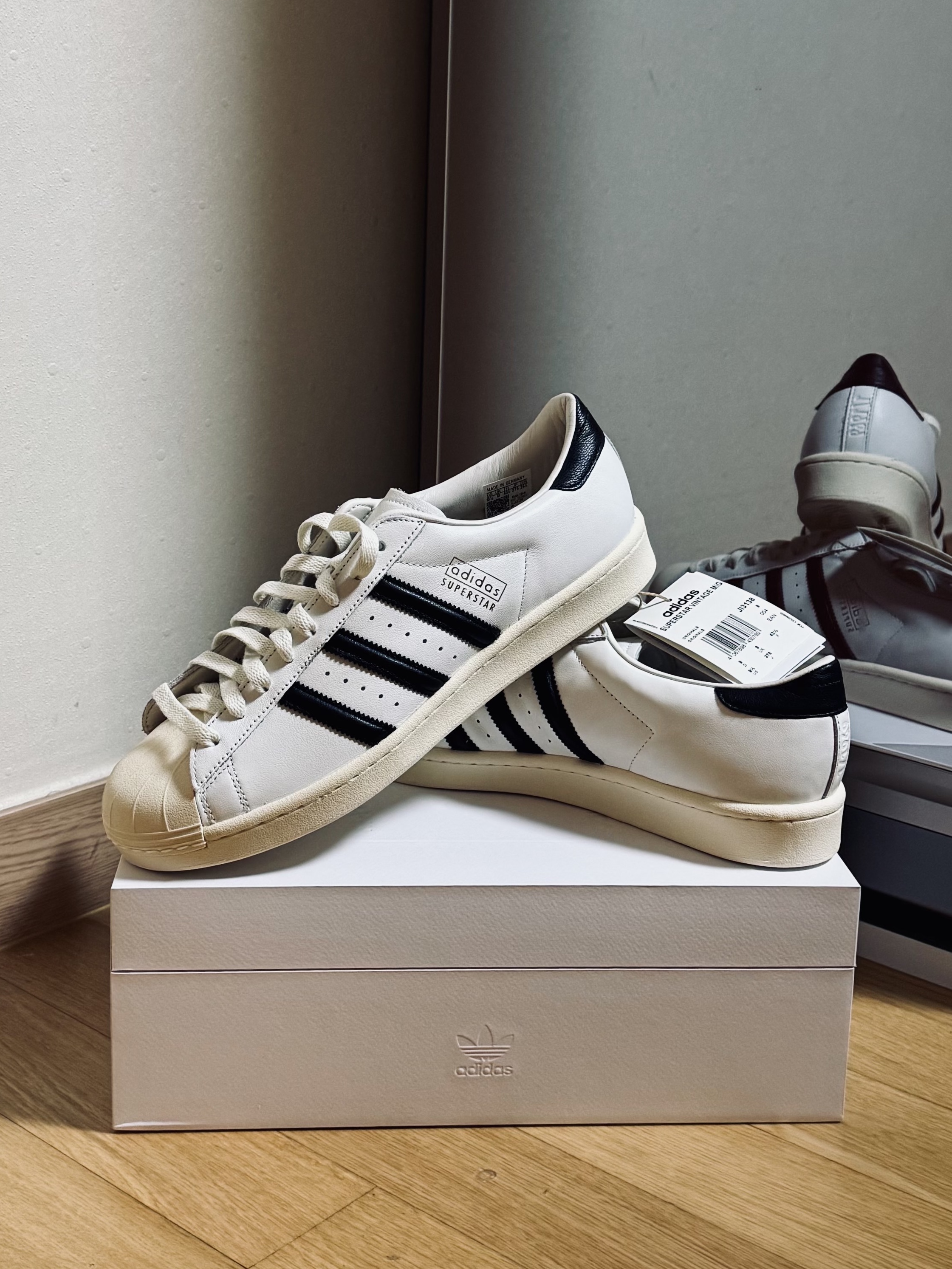 Adidas Superstar Vintage Made in Germany Core White Core Black 착용 스타일