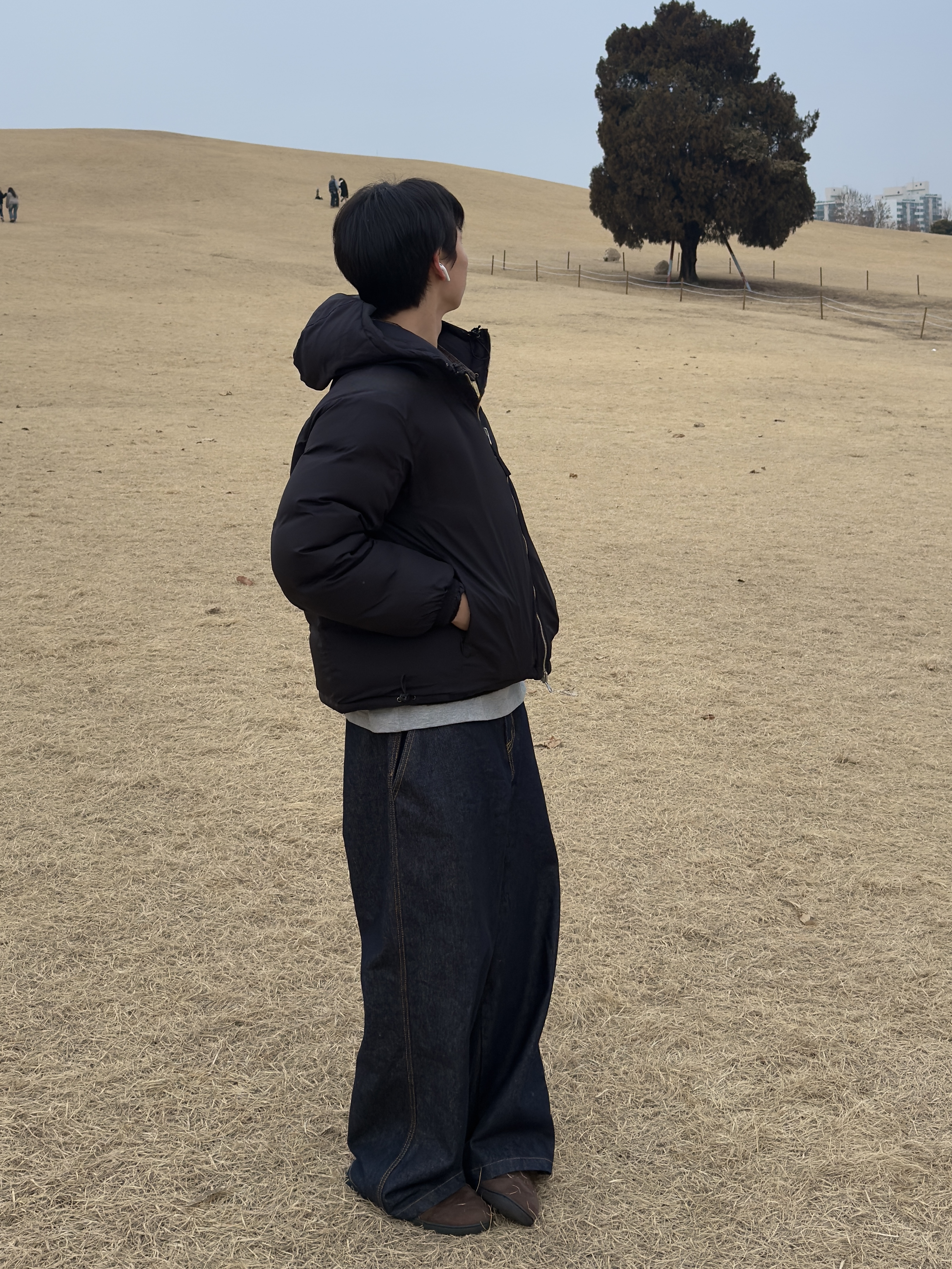 Millo Archive Crop Move Cardigan Black 착용 스타일 - 2