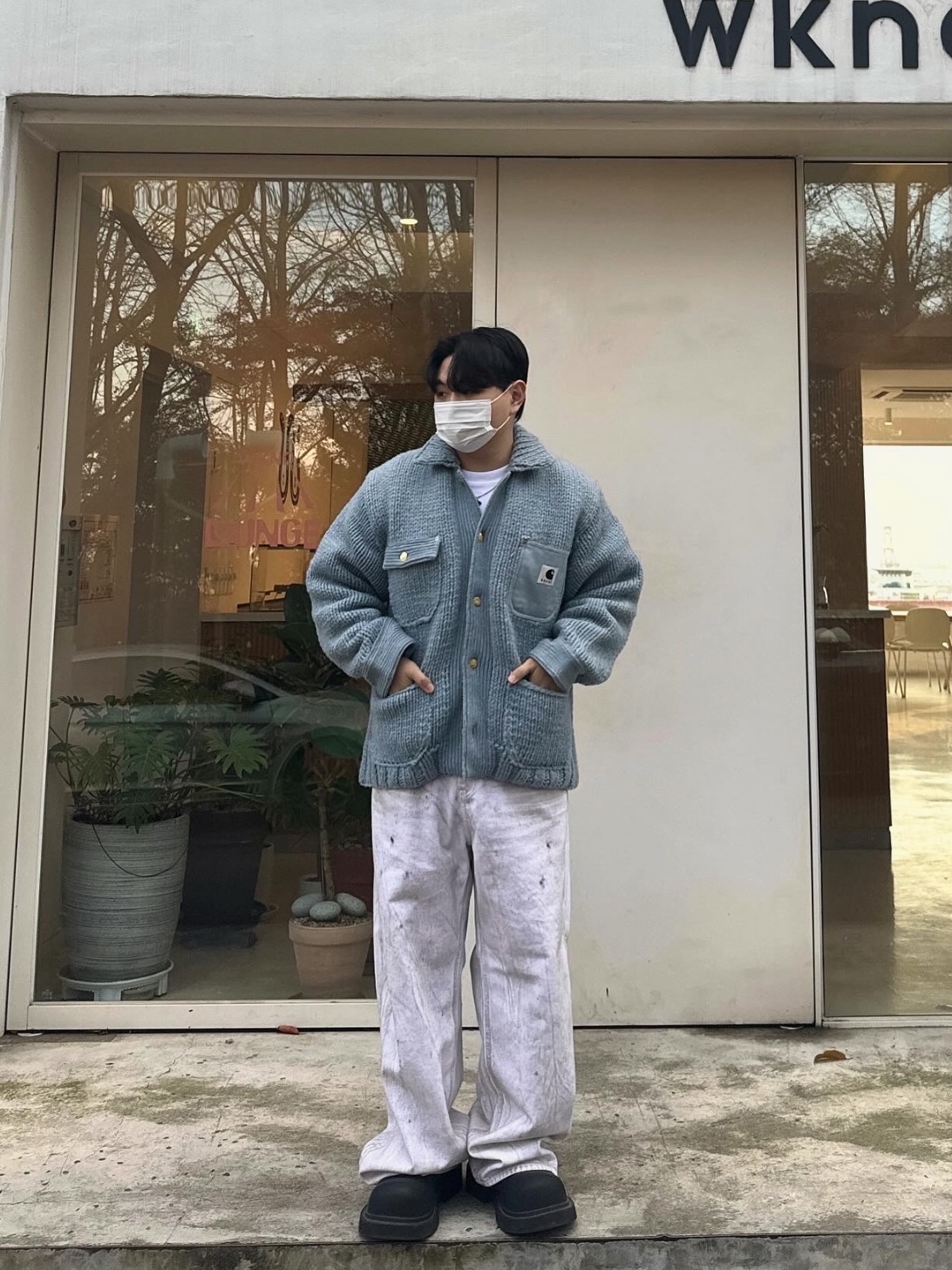 Sacai x Carhartt WIP Knit Jacket Michigan Light Blue, Balenciaga Steroid Derby Black 착용 스타일