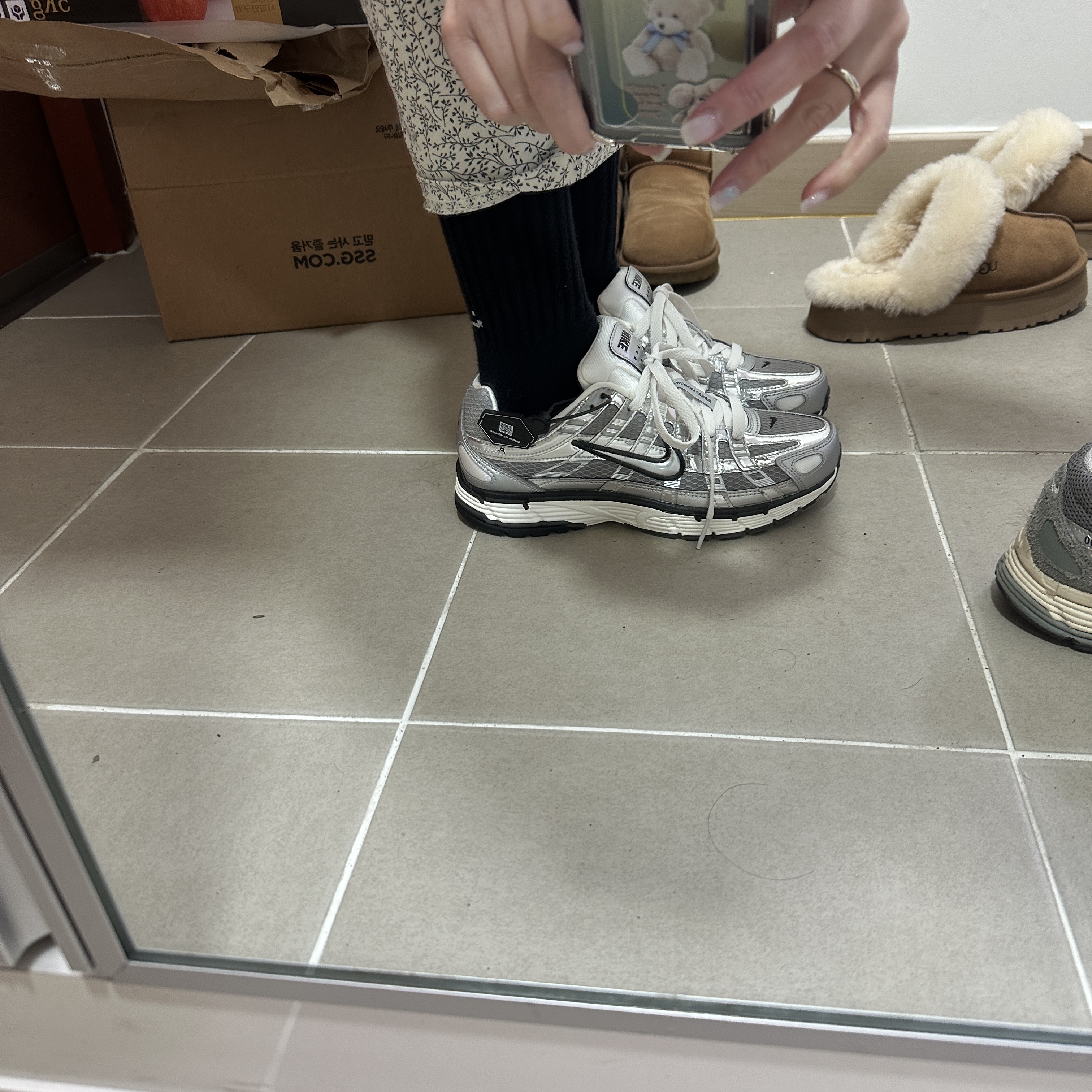 Nike P-6000 Metallic Silver 착용 스타일 - 2