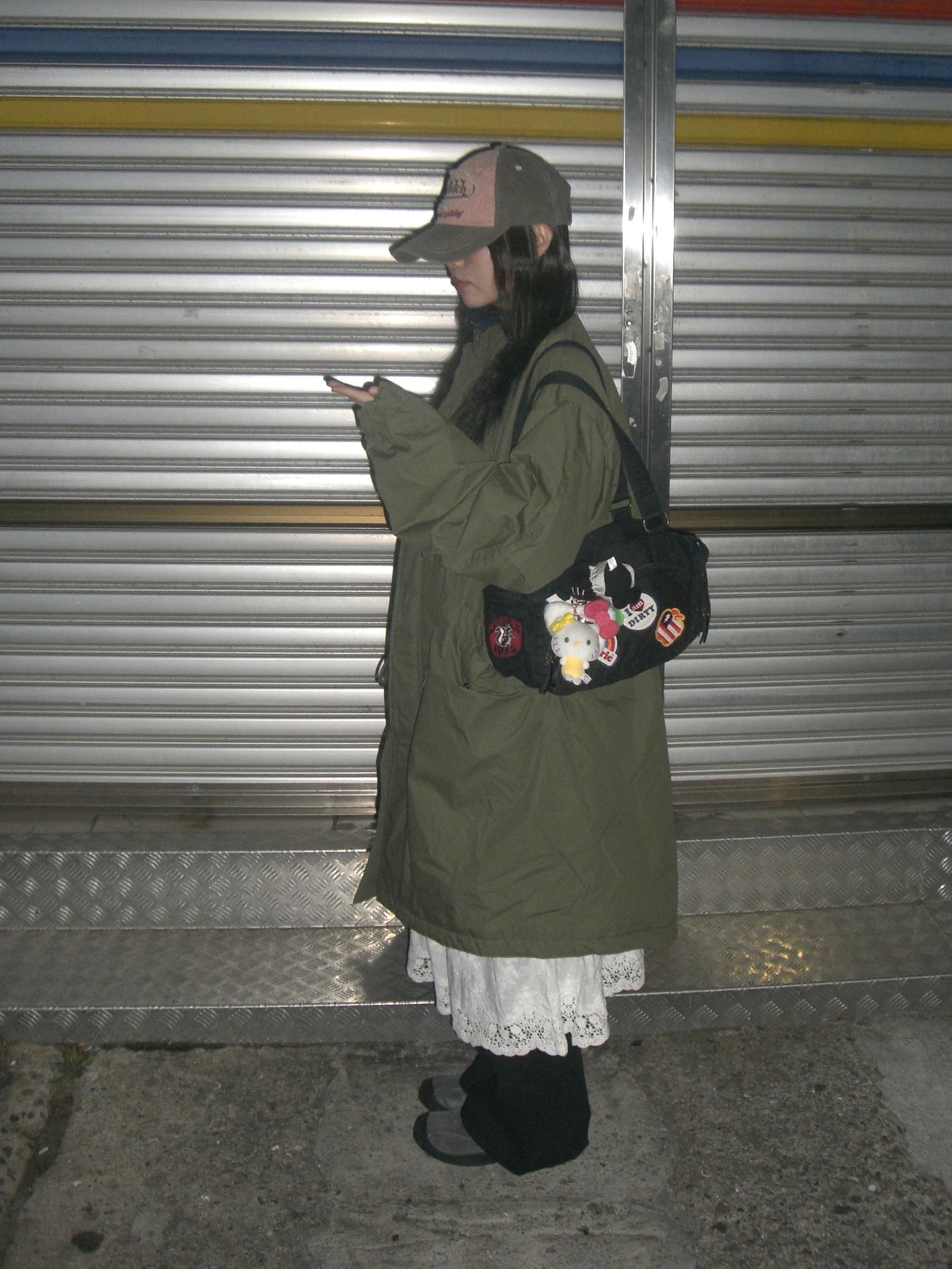 (W) Hysteric Glamour Patch Scratch Mini Boston Bag Black 착용 스타일 - 3