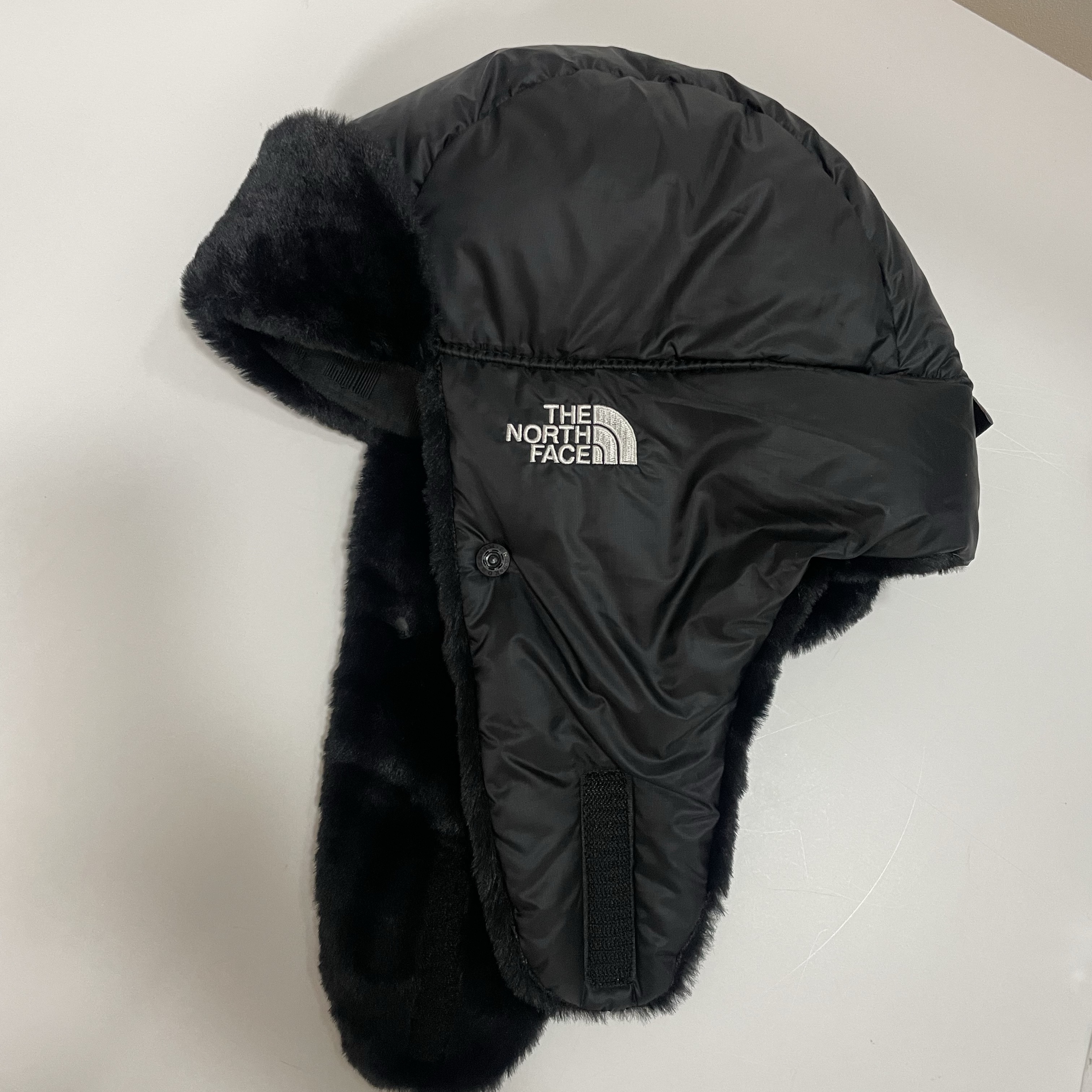 The North Face Premium Expedition Earmuff Cap Black 착용 스타일