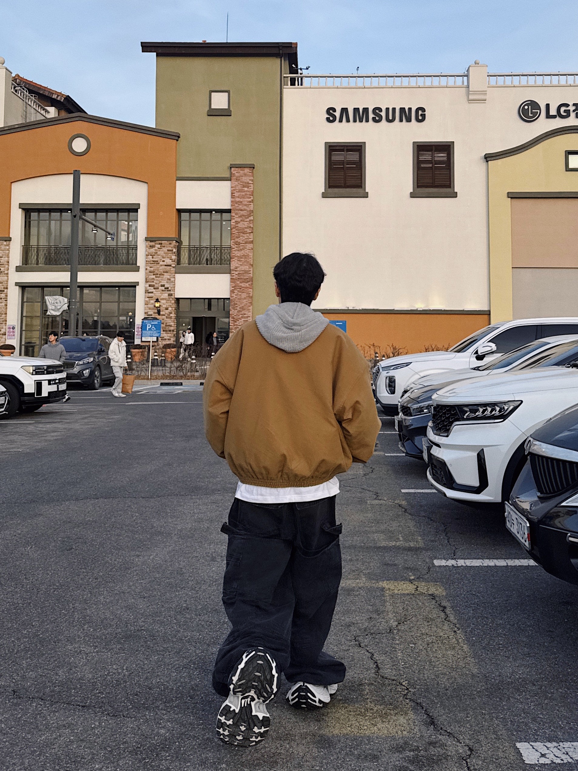 Nonnod Double Pocket Japanese Denim Washed Black, Nonnod Moleskine Bomber Jacket Matt Black 착용 스타일 - 5