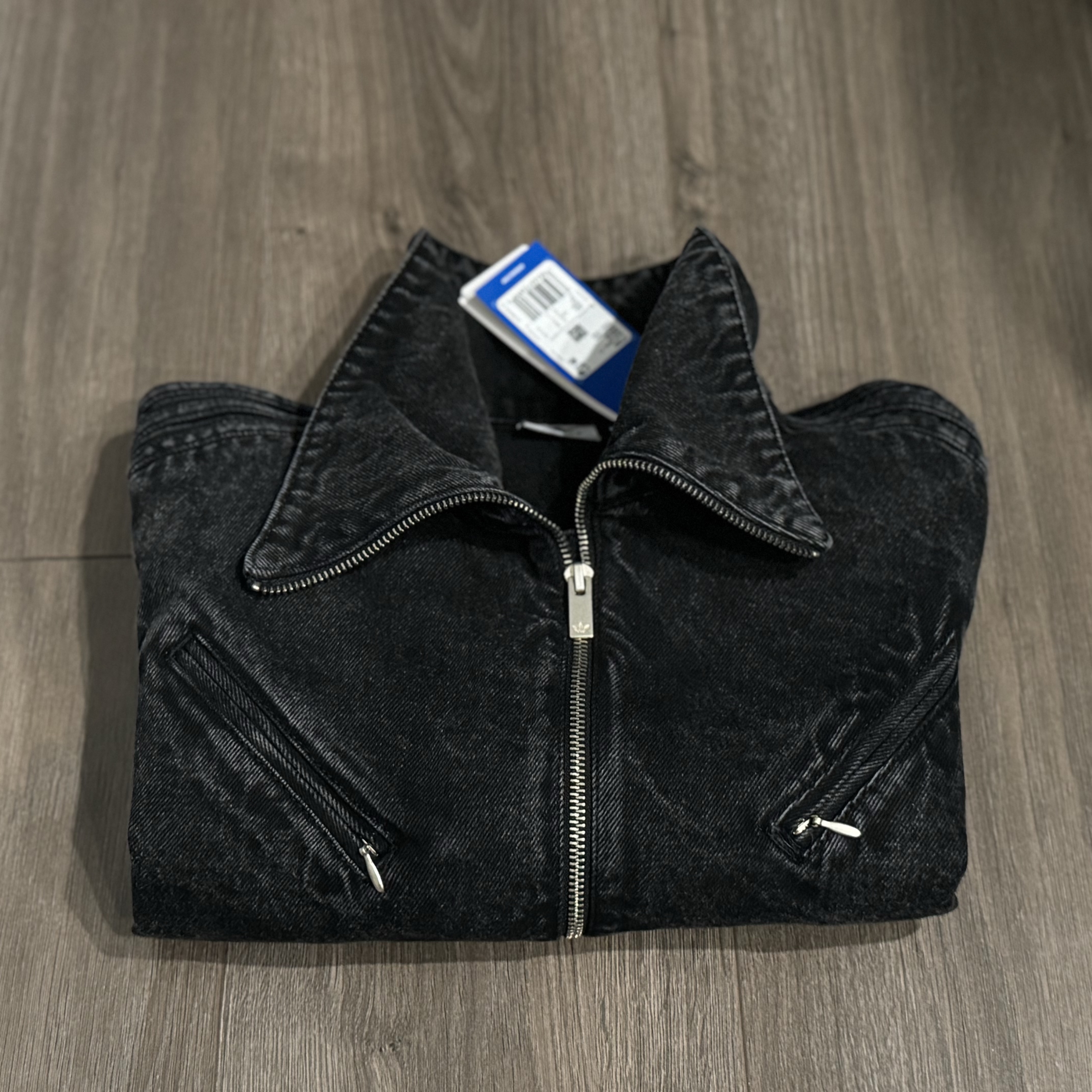 (W) Adidas Montreal Denim Track Top Medium Black Denim - KR Sizing 착용 스타일