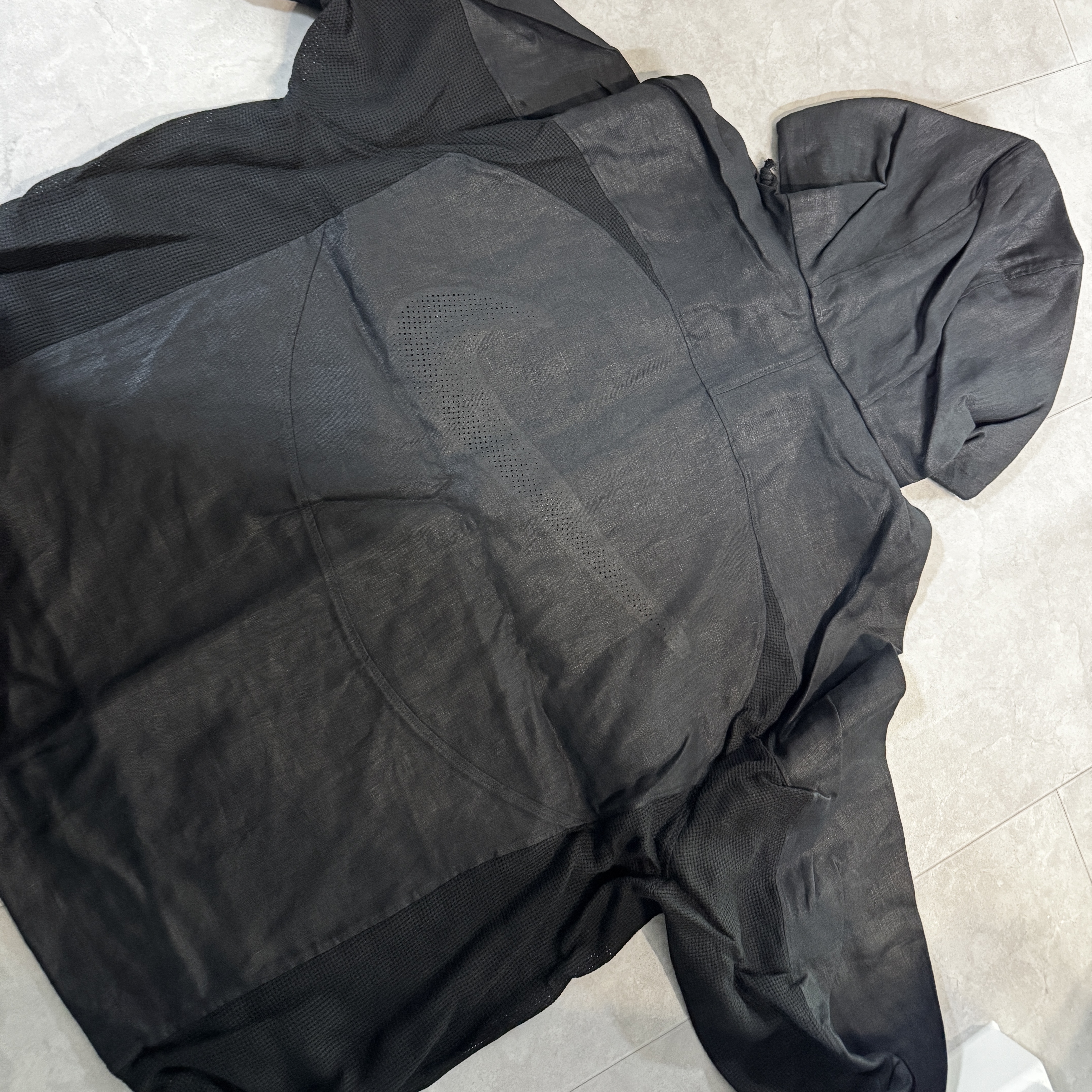 Nike x Stussy Linen Shell Jacket Black (FZ5751-010) 착용 스타일 - 3