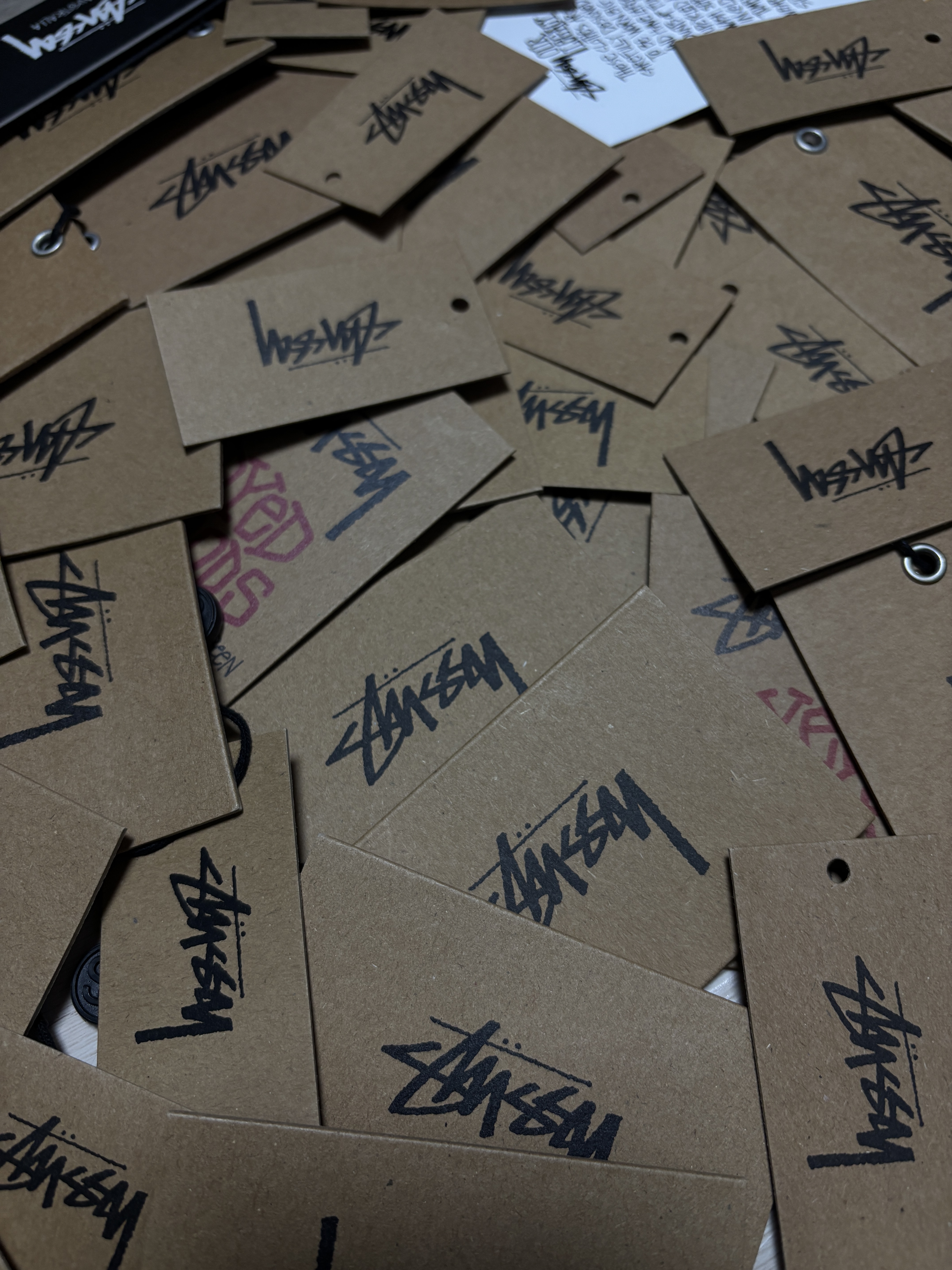 Stussy x Our Legacy Work Shop Pararescue Jacket Muddy Mustard, Nike x Stussy NRG Cuffed Beanie Summit White 착용 스타일 - 1