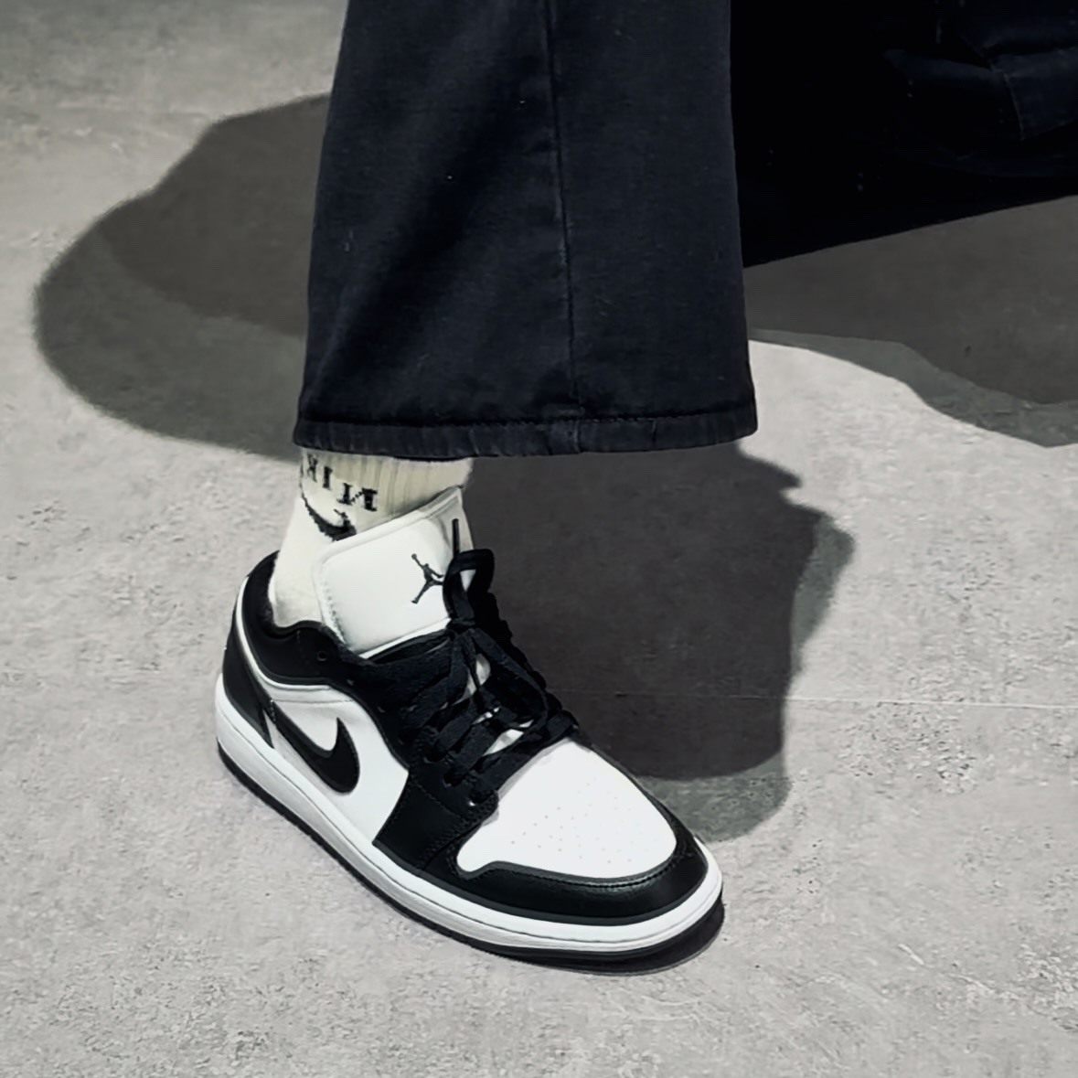 (W) Jordan 1 Low Black and White 착용 스타일