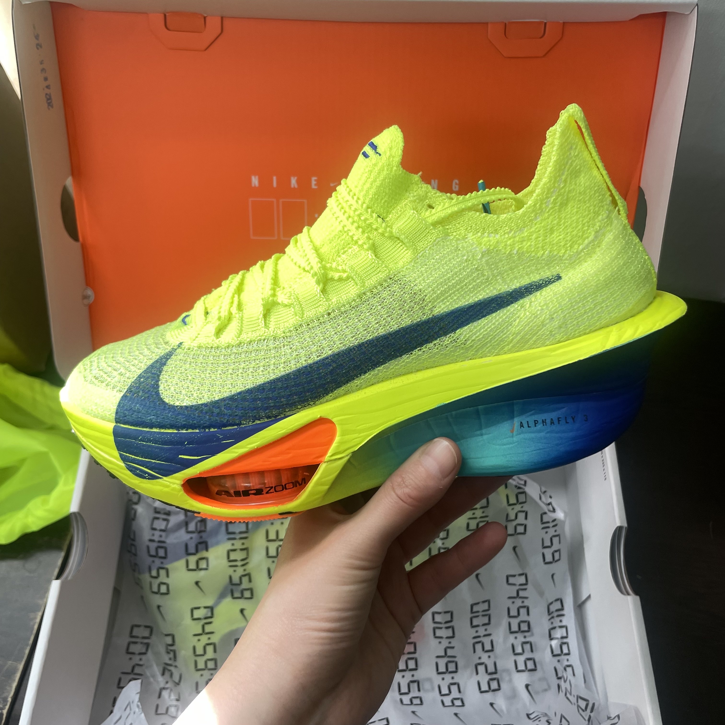 (W) Nike Air Zoom Alphafly Next% 3 Volt 착용 스타일 - 4