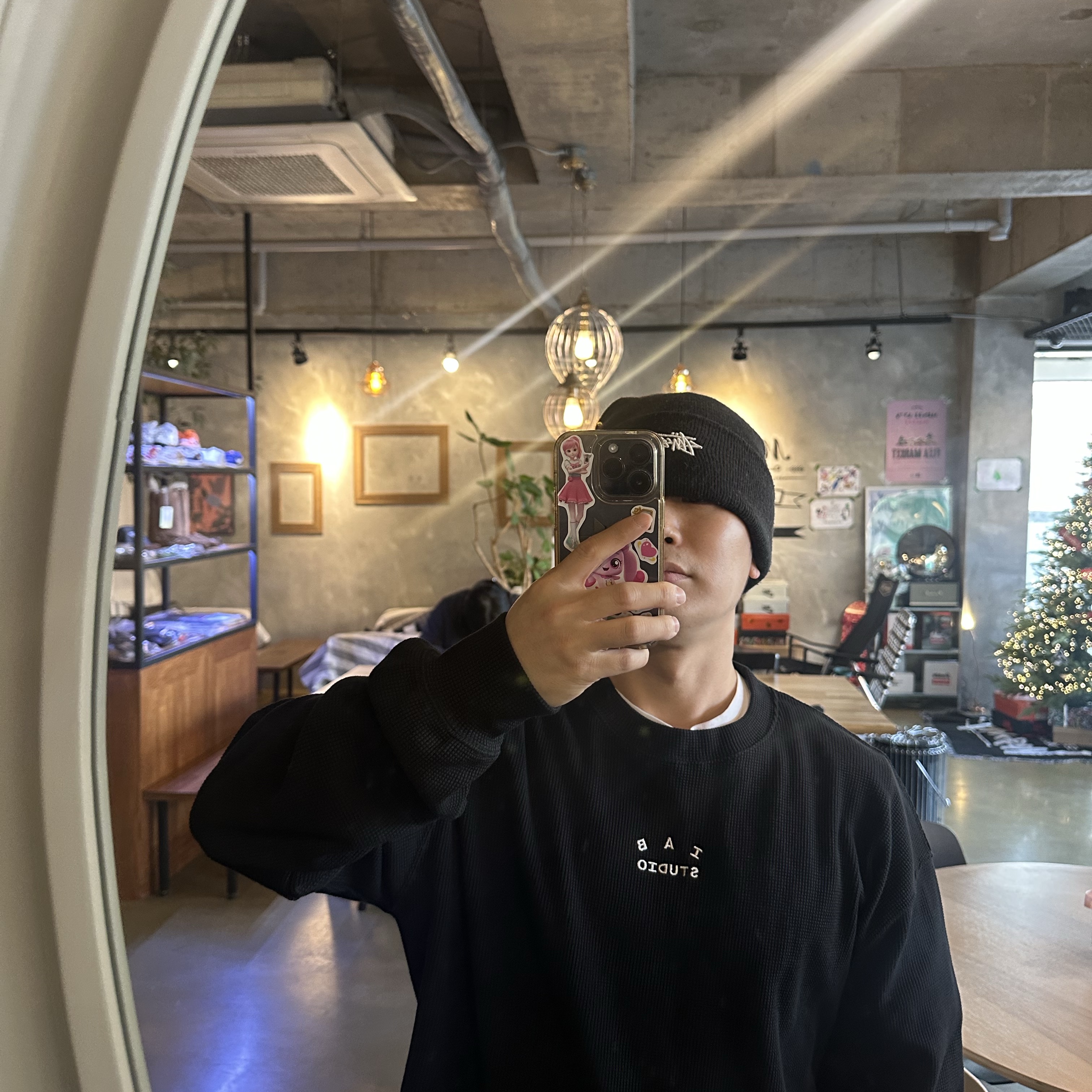 IAB Studio Waffle Long Sleeve Black White 착용 스타일