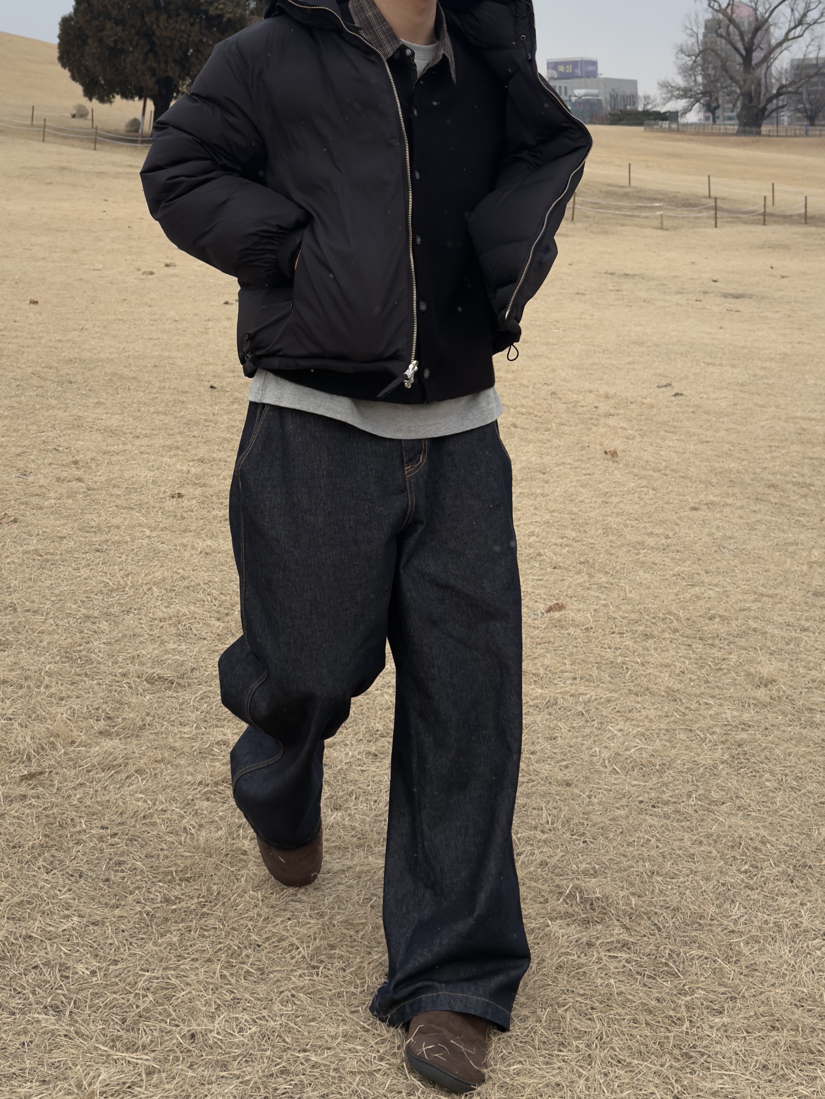 Millo Archive Crop Move Cardigan Black 착용 스타일 - 3