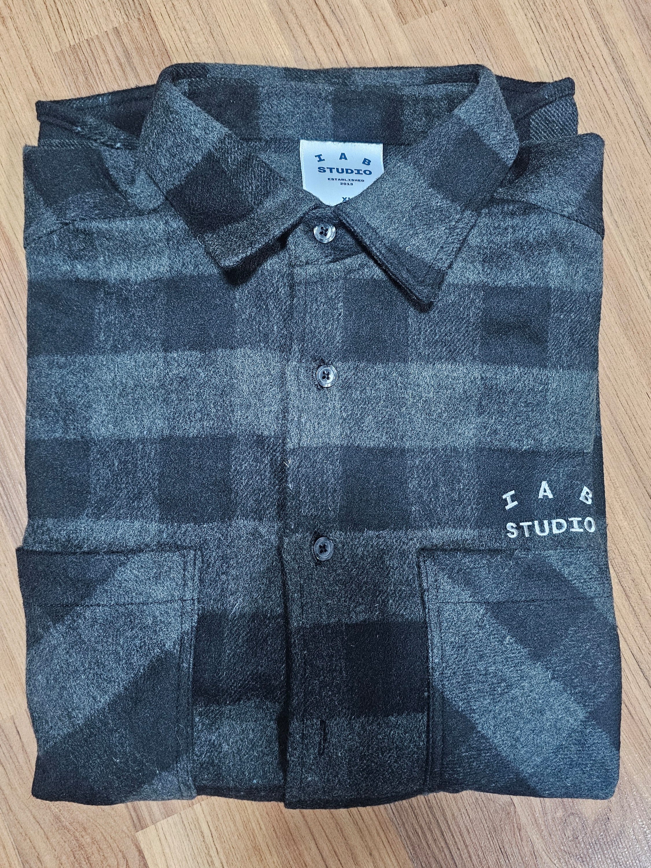 IAB Studio Gingham Check Shirt Black White 착용 스타일