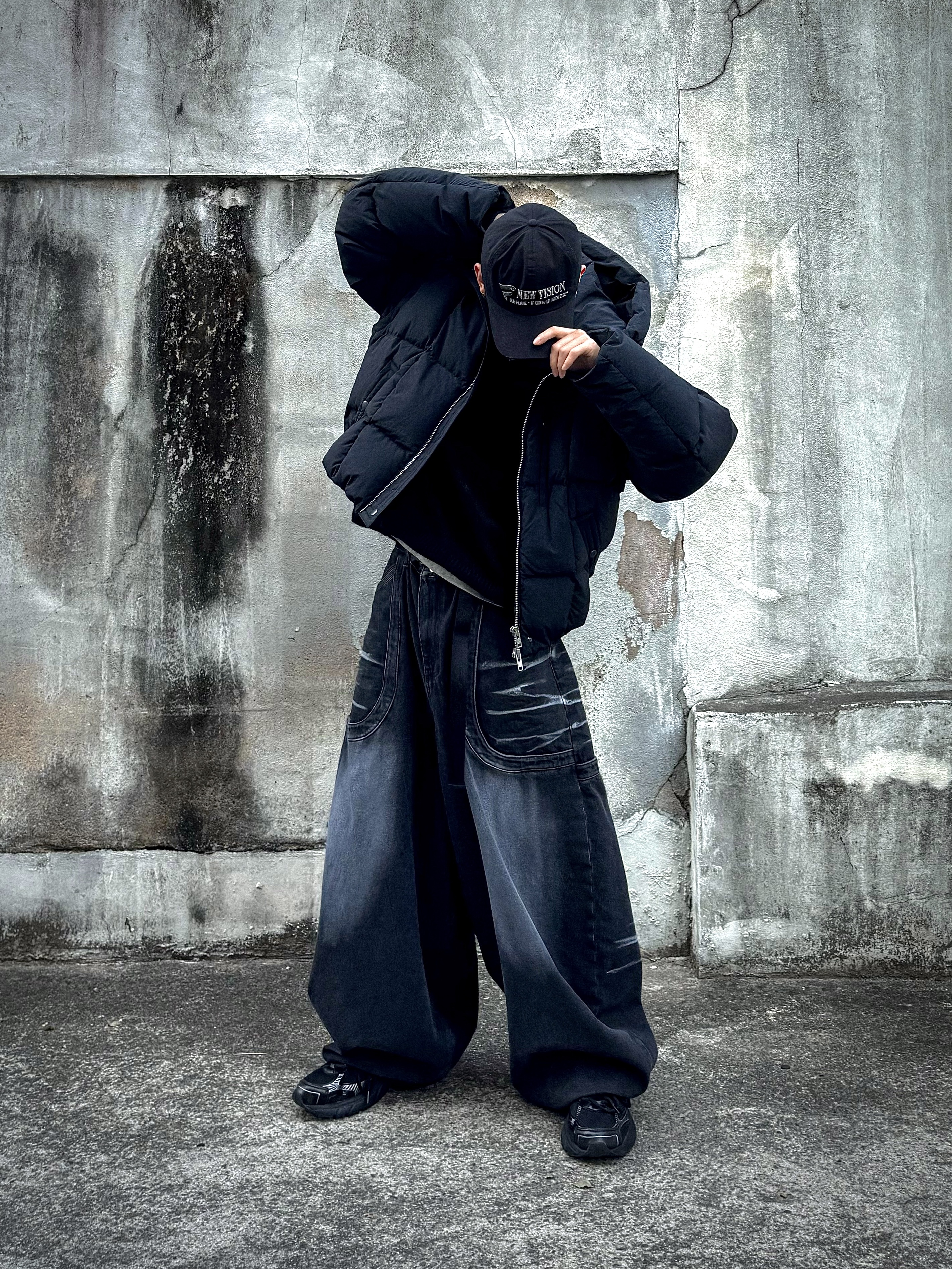 Adidas Adistar  XLG SMU Triple Black, ETCE New Vision Destroyed Washed Cap Black 착용 스타일 - 3