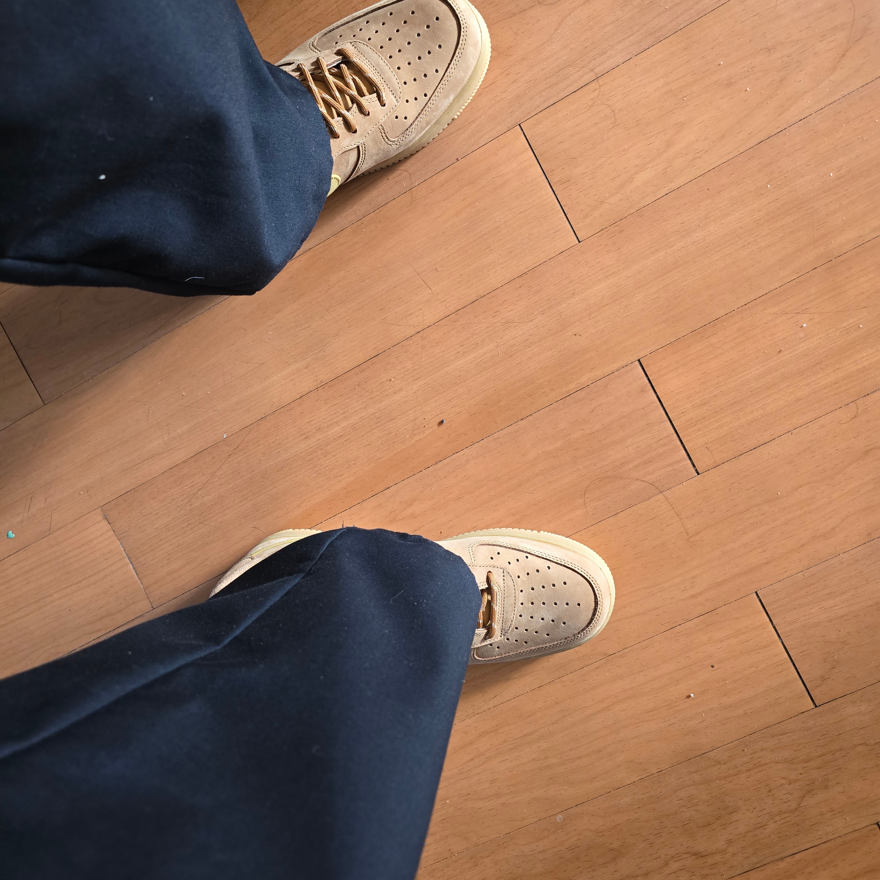 Nike Air Force 1 '07 WB Flax 착용 스타일 - 2