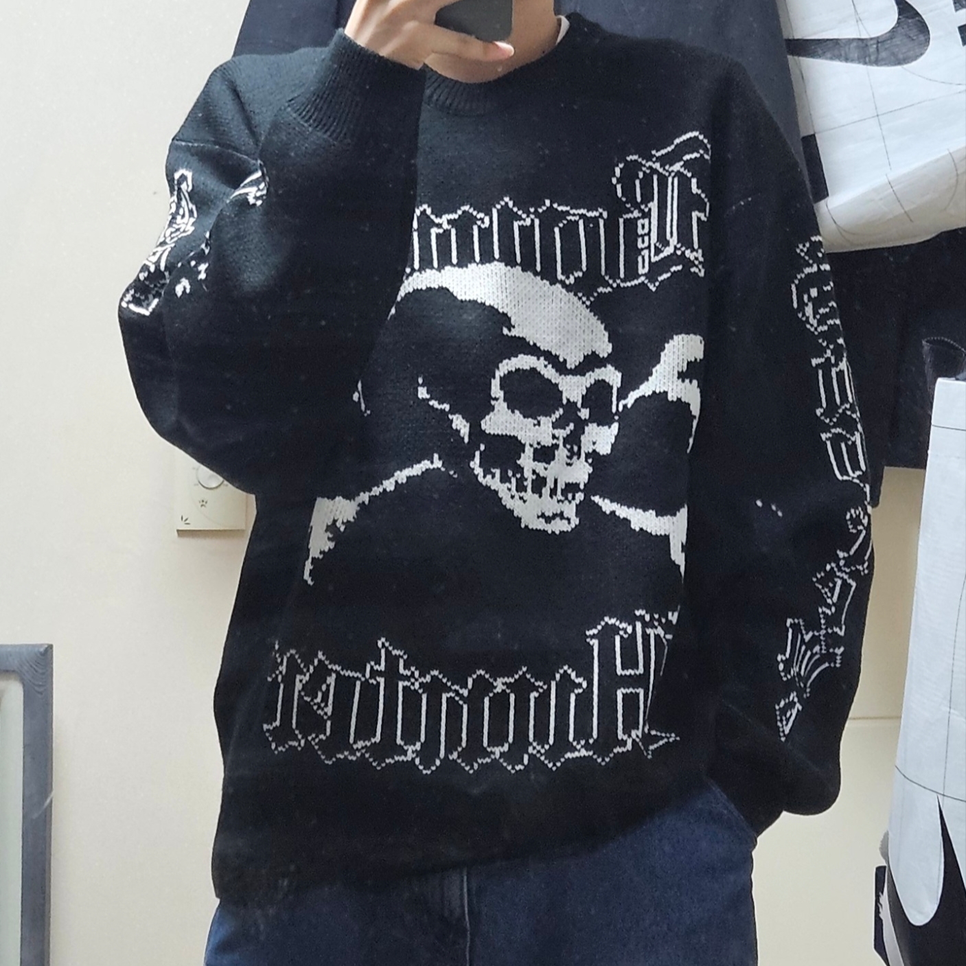 Supreme x Bounty Hunter Sweater Black - 23FW 착용 스타일