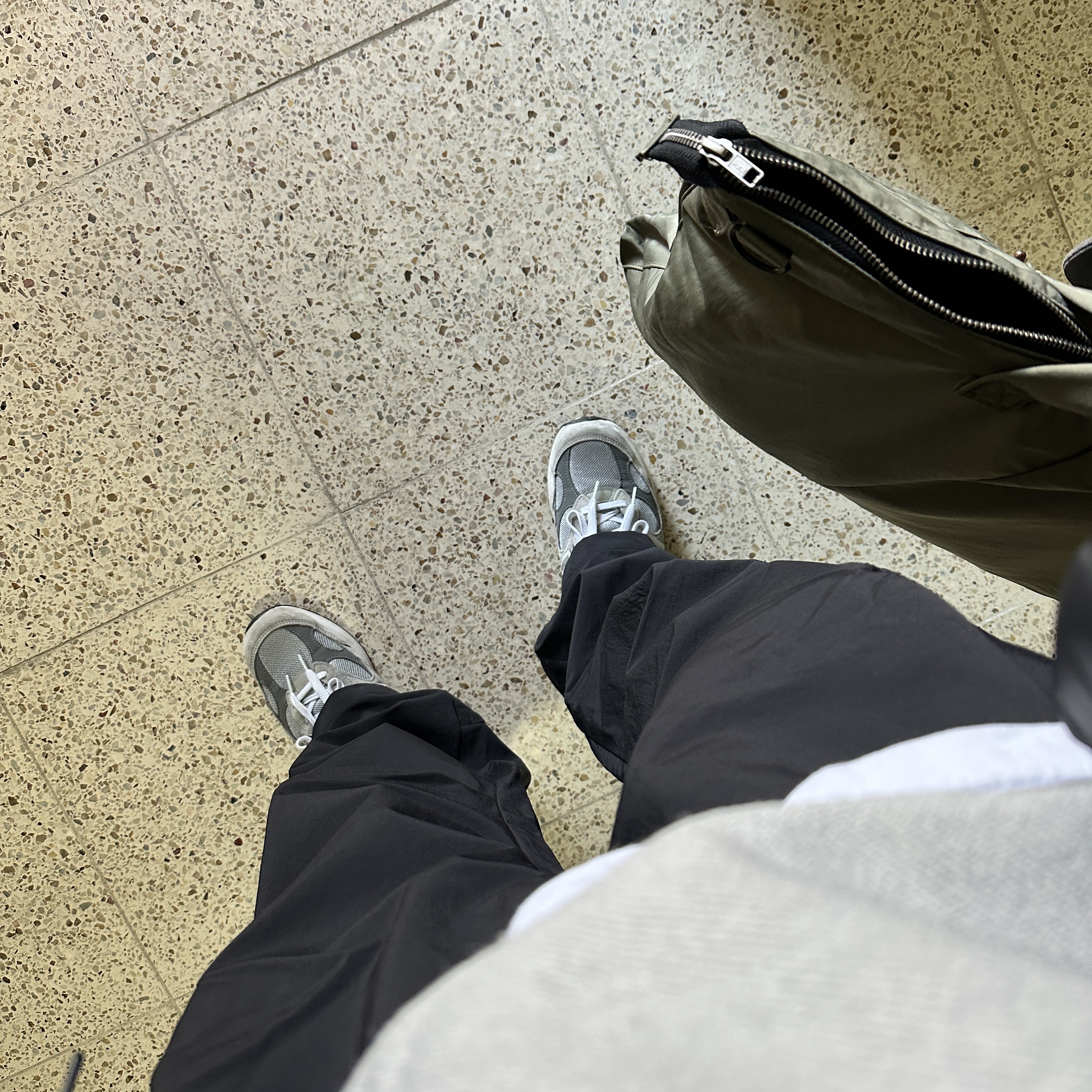 New Balance 992 Made in USA Grey - D Standard 착용 스타일
