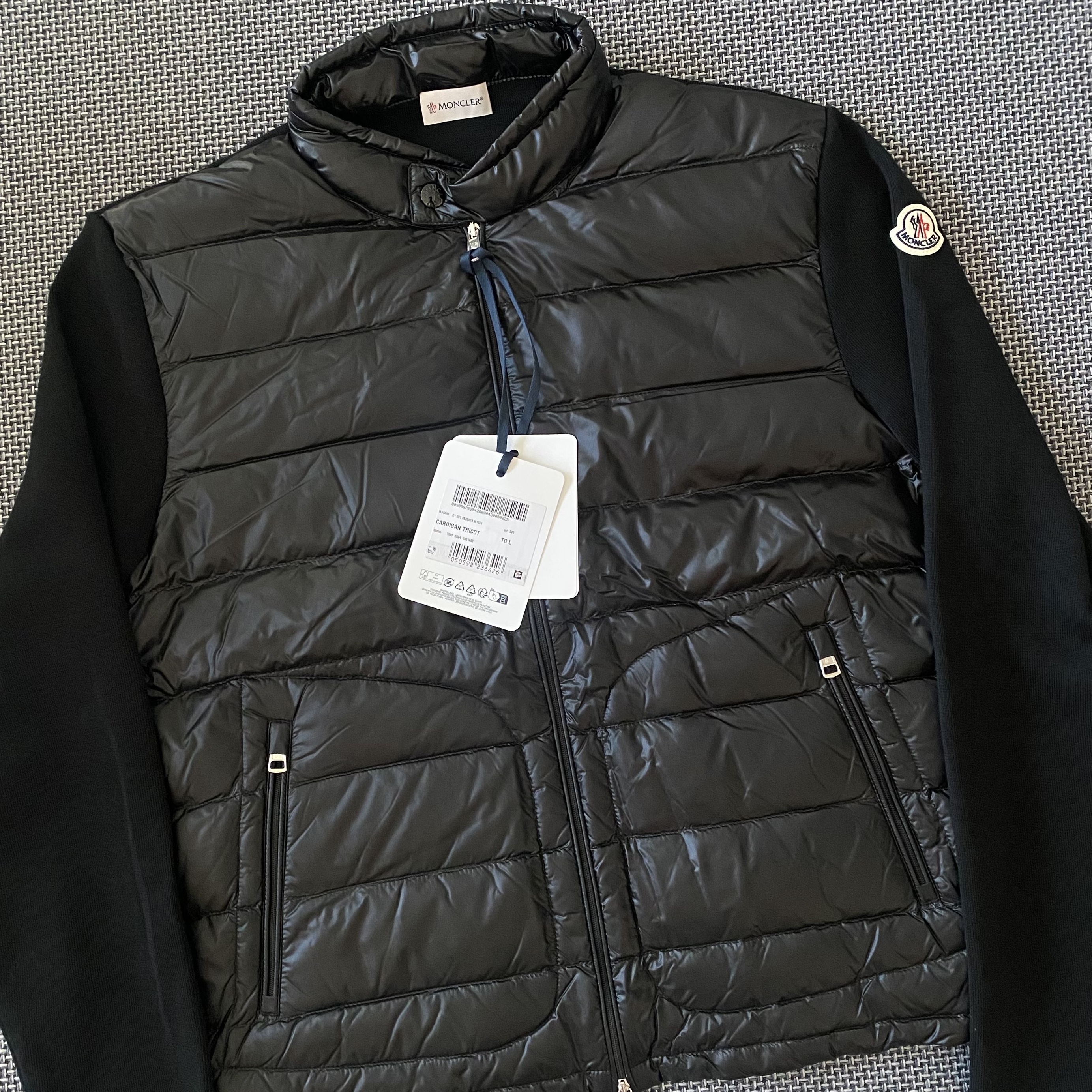 Moncler Padded Wool Zip Up Cardigan Black - 25SS 착용 스타일