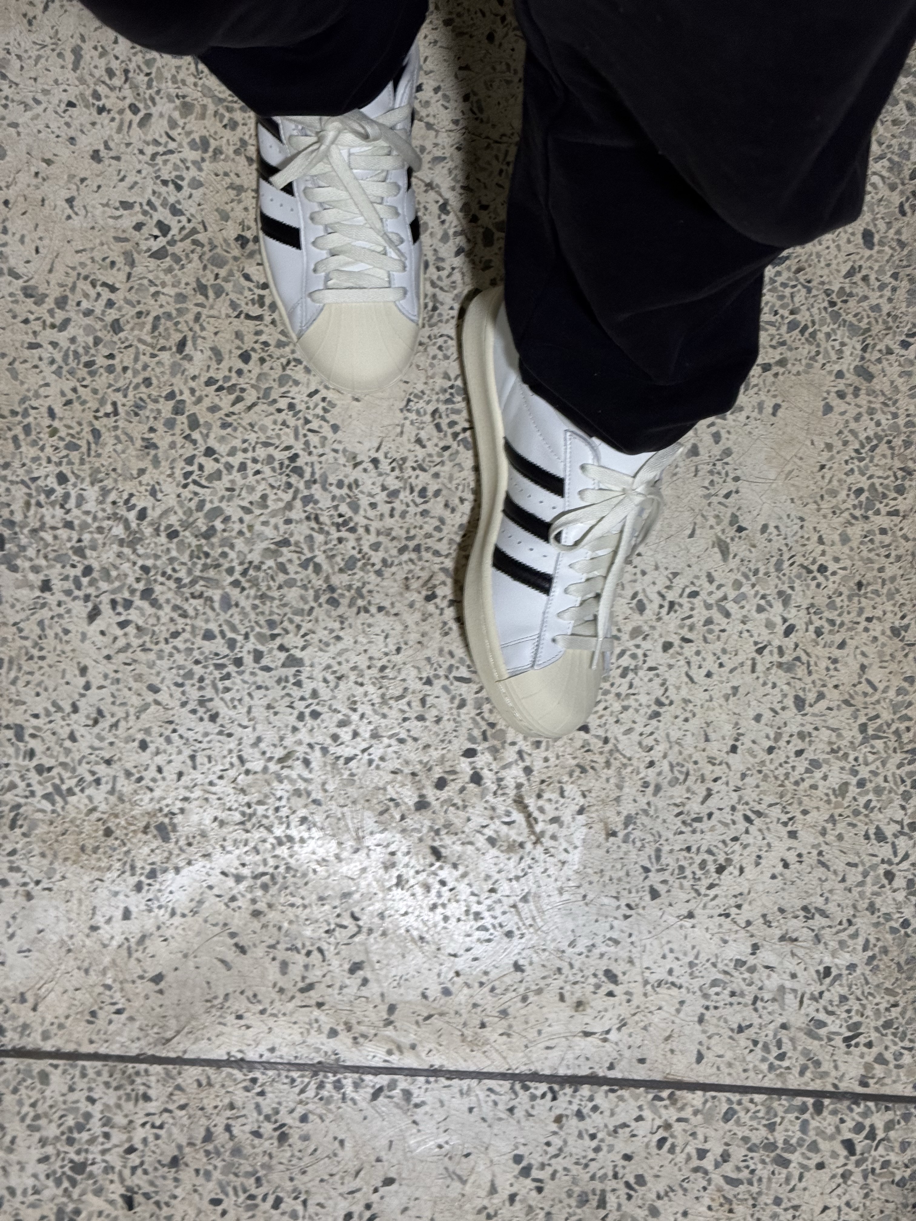 Adidas Superstar Vintage Made in Germany Core White Core Black, Adidas x Wales Bonner Nylon Samba Fox Brown Sandy Beige 착용 스타일 - 2