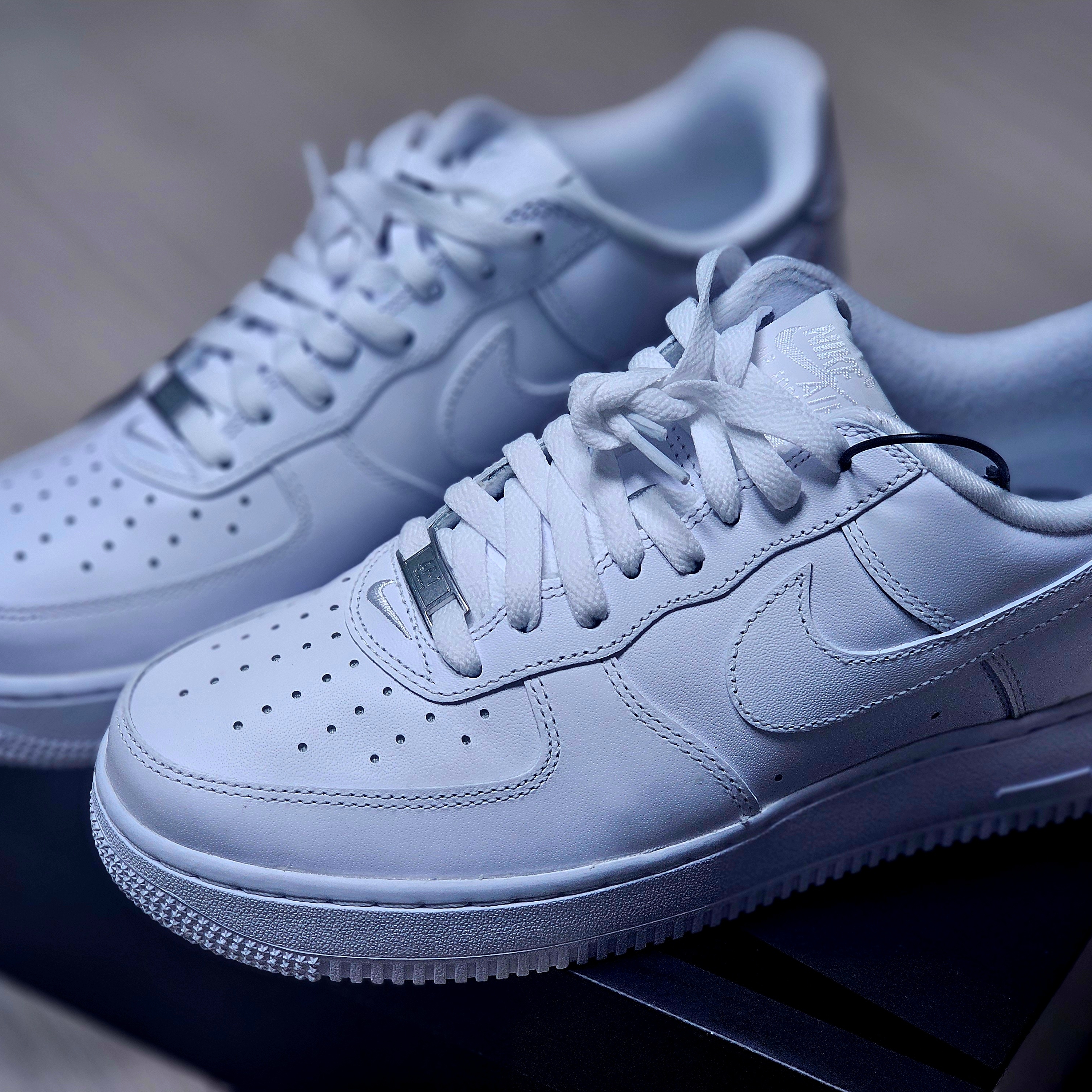 Nike x Supreme Air Force 1 Low White 착용 스타일 - 1