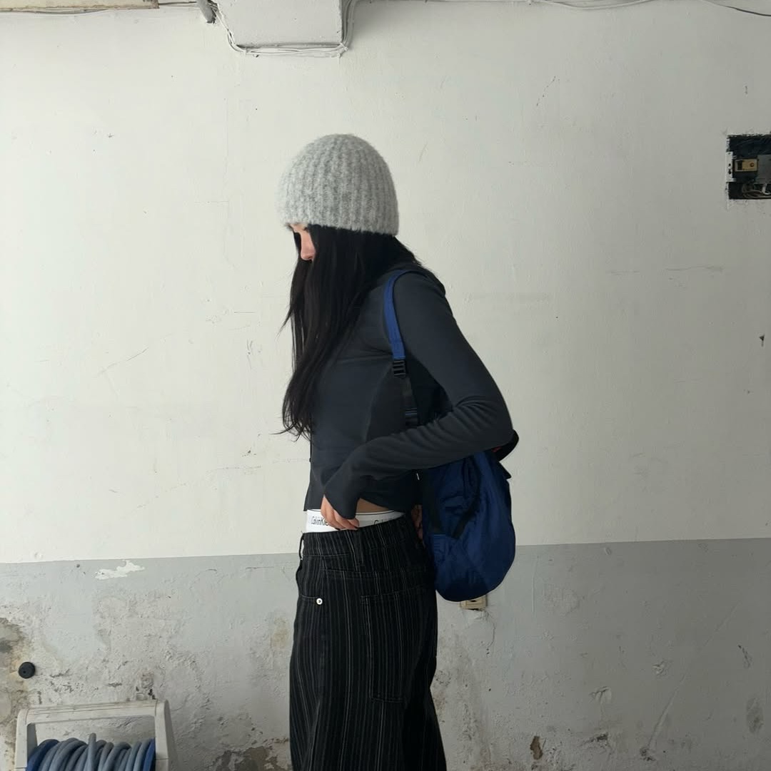 Ticket To The Moon Mini Backpack 15L Royal Blue 착용 스타일 - 2