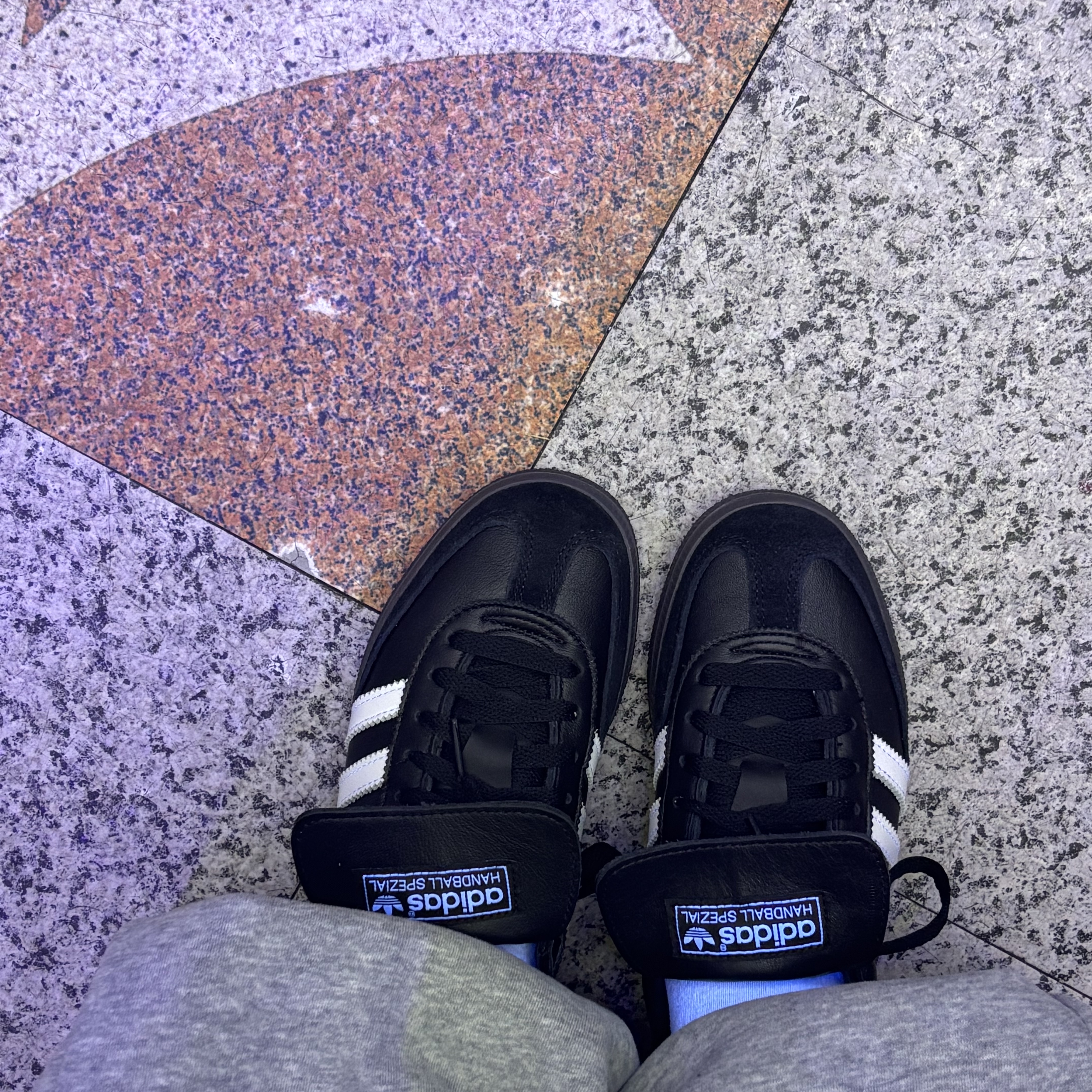 Adidas Spezial Handball Core Black Cloud White 착용 스타일