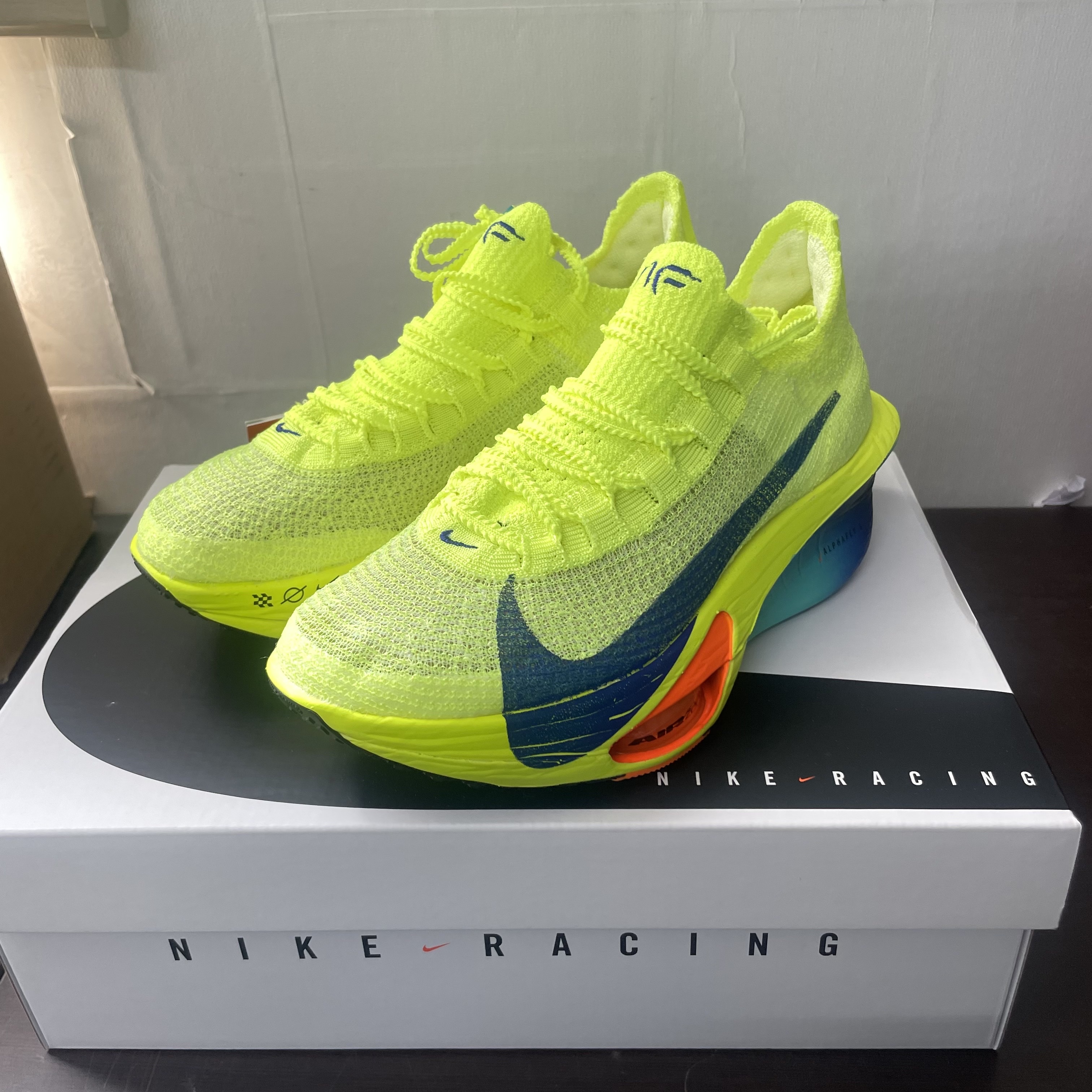 (W) Nike Air Zoom Alphafly Next% 3 Volt 착용 스타일 - 8