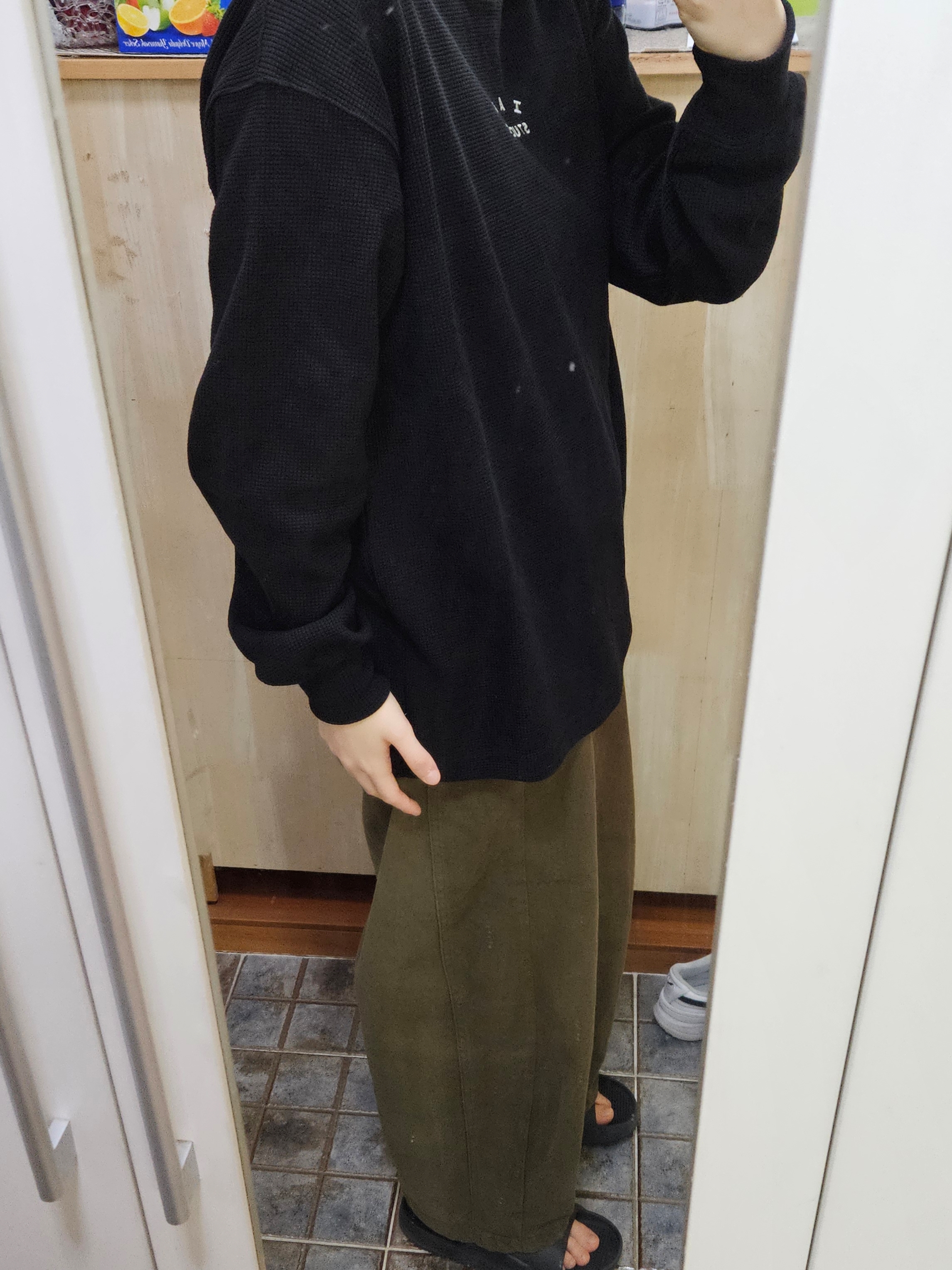 IAB Studio Waffle Long Sleeve Black White 착용 스타일 - 2