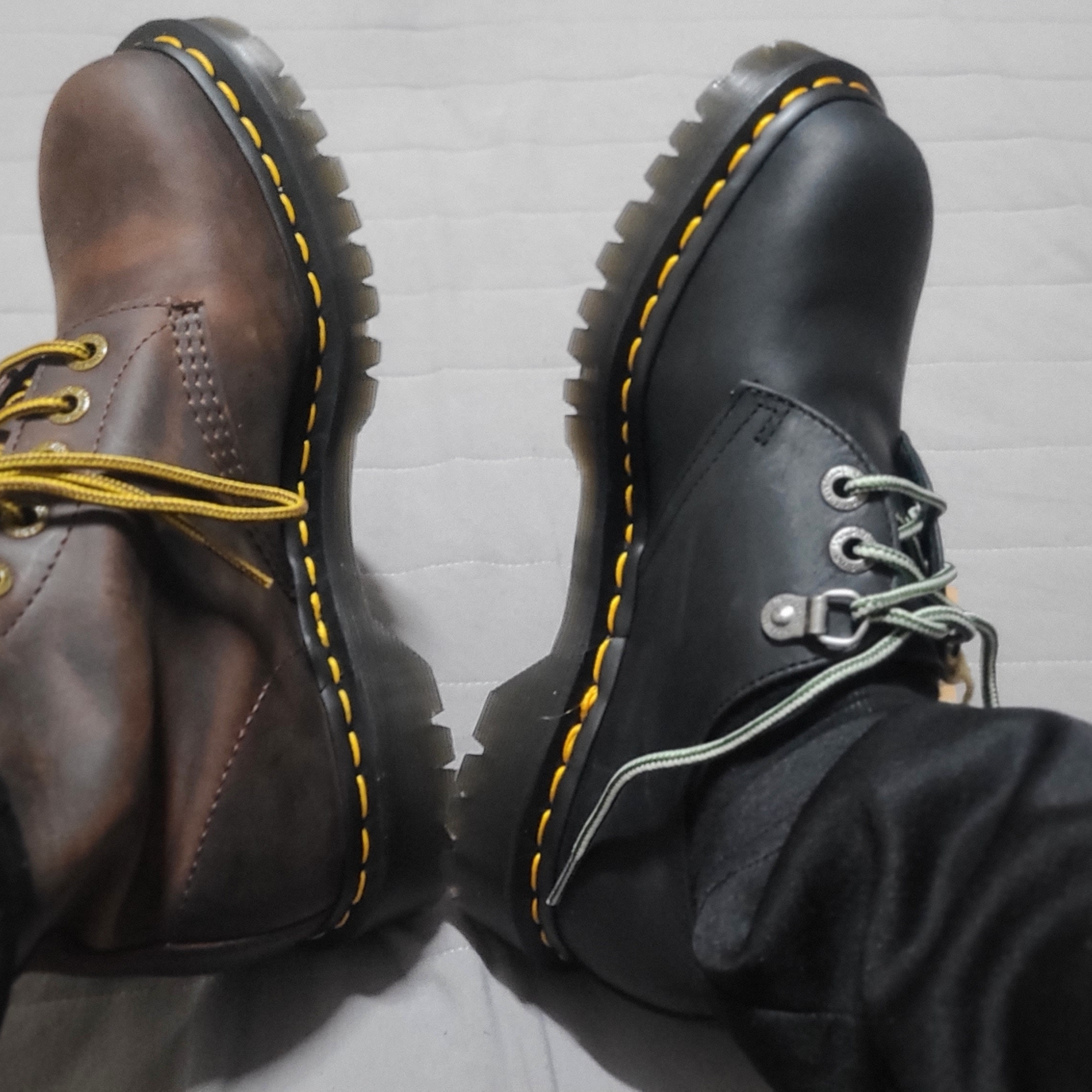 Dr. Martens x Thisisneverthat 1460 Waxed Full Grain Brown, Dr. Martens x Thisisneverthat 1461 Waxed Full Grain Black 착용 스타일
