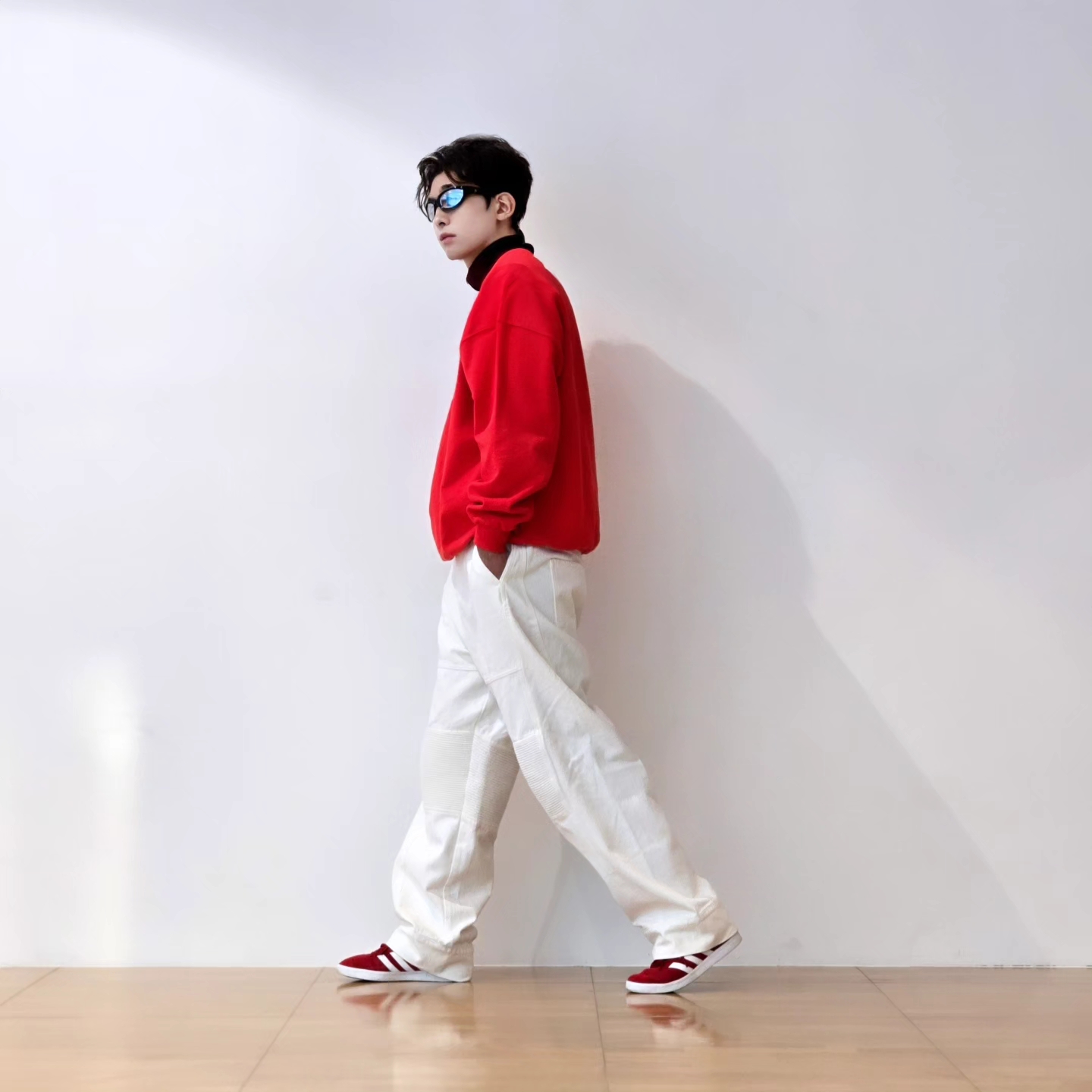 Adidas Gazelle Power Red 착용 스타일 - 4