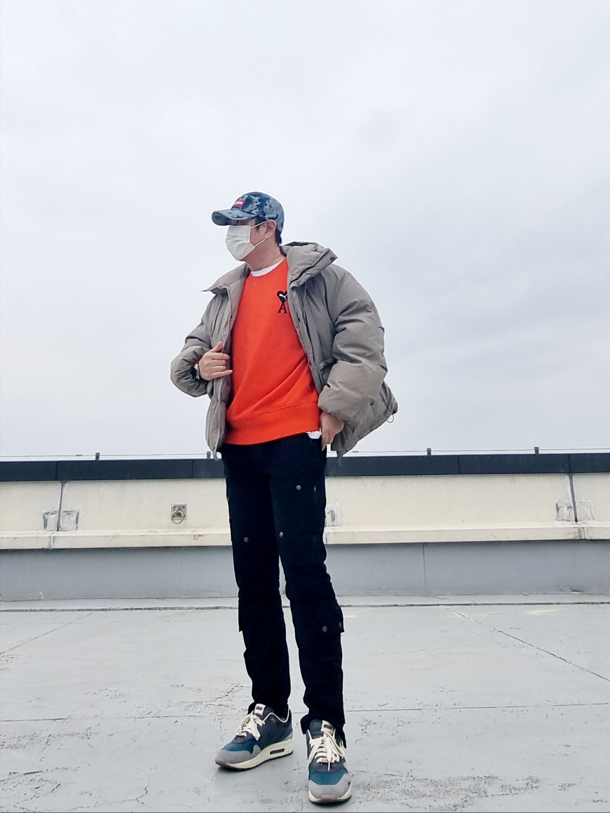 Supreme Flames Jacquard Denim Camp Cap Washed Indigo - 23SS, Puma x AMI Crewneck Sweatshirt Orange 착용 스타일 - 1