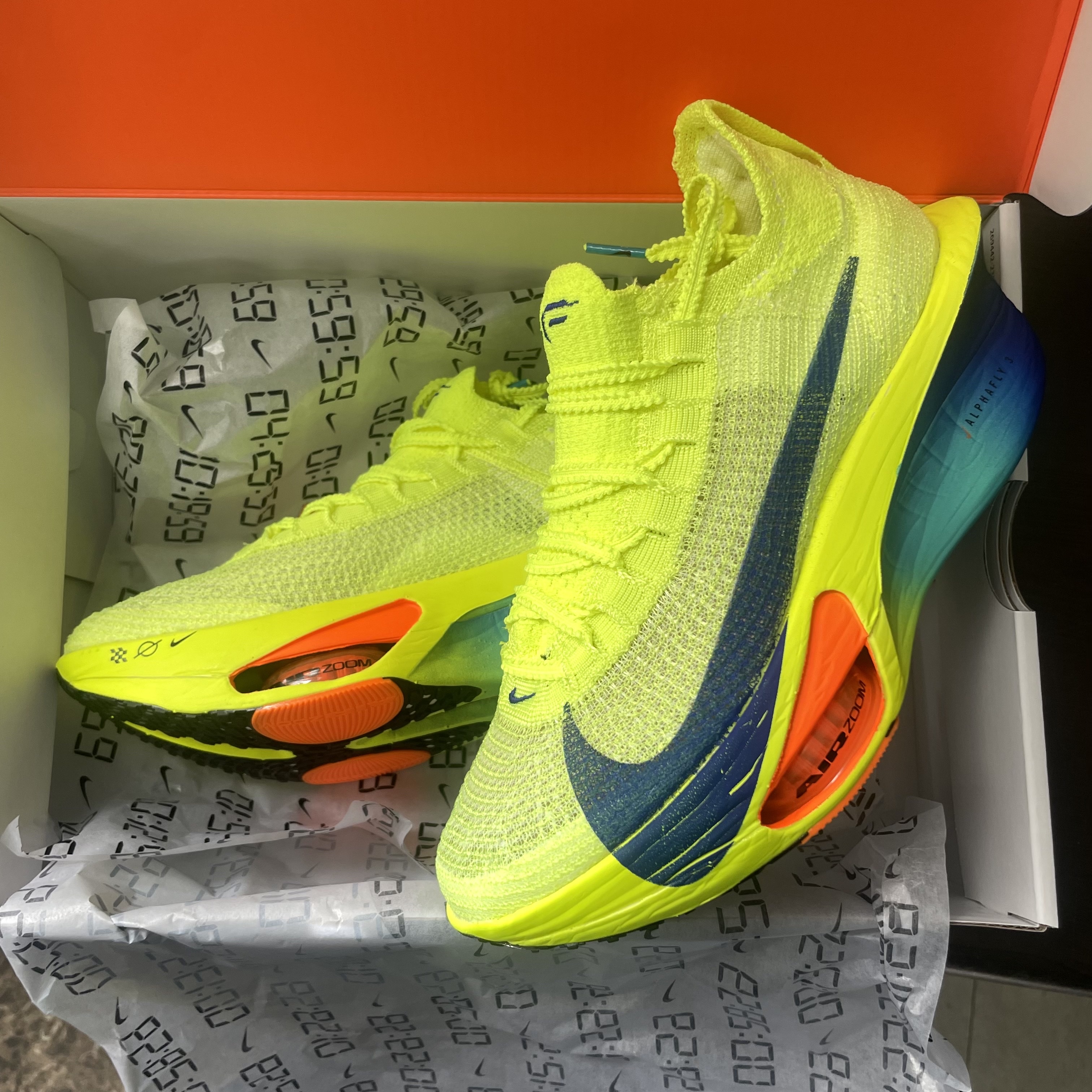 (W) Nike Air Zoom Alphafly Next% 3 Volt 착용 스타일 - 7