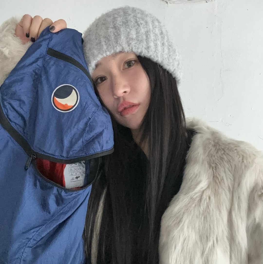 Ticket To The Moon Mini Backpack 15L Royal Blue 착용 스타일 - 3