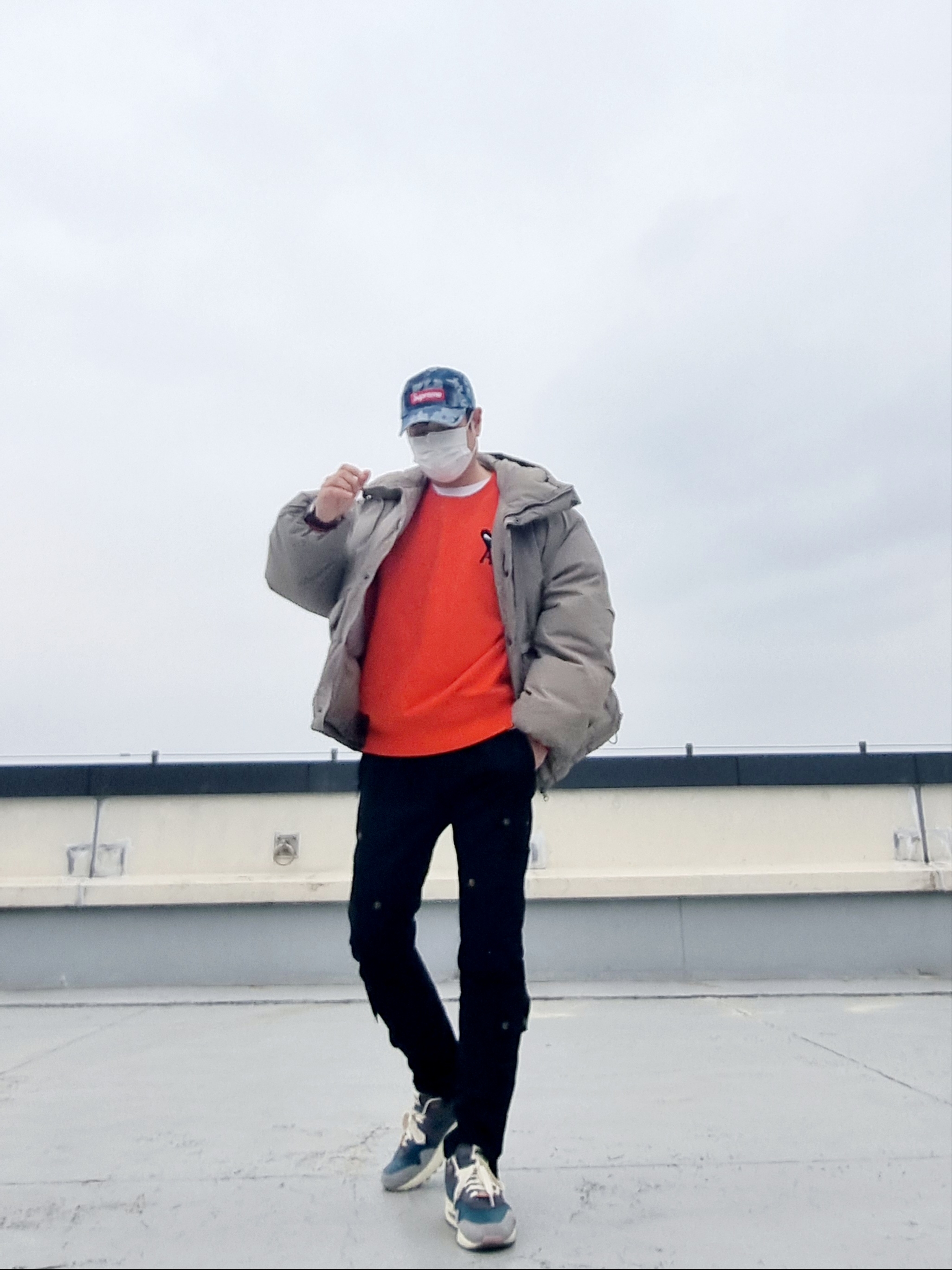 Supreme Flames Jacquard Denim Camp Cap Washed Indigo - 23SS, Puma x AMI Crewneck Sweatshirt Orange 착용 스타일 - 2
