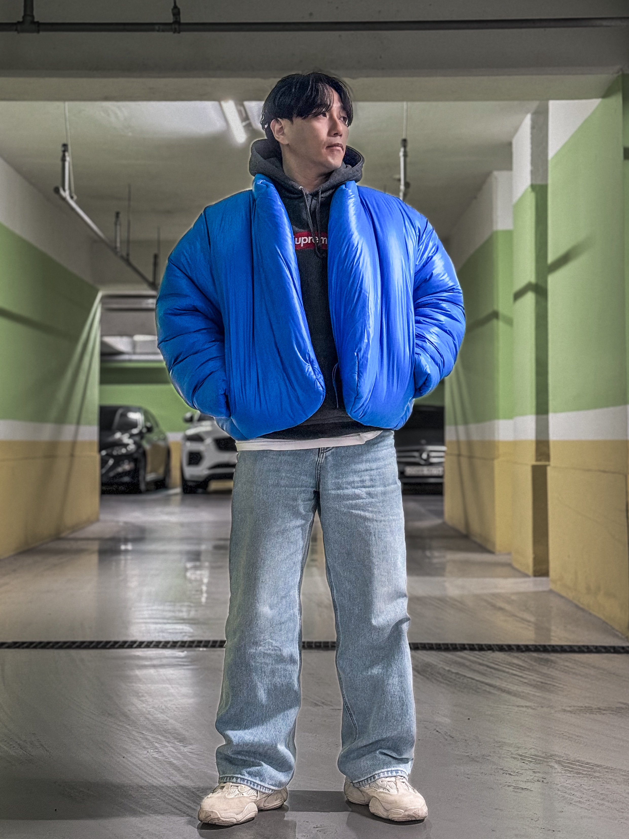 Yeezy Gap Round Jacket Blue, Supreme Box Logo Hooded Sweatshirt Charcoal - 21FW 착용 스타일