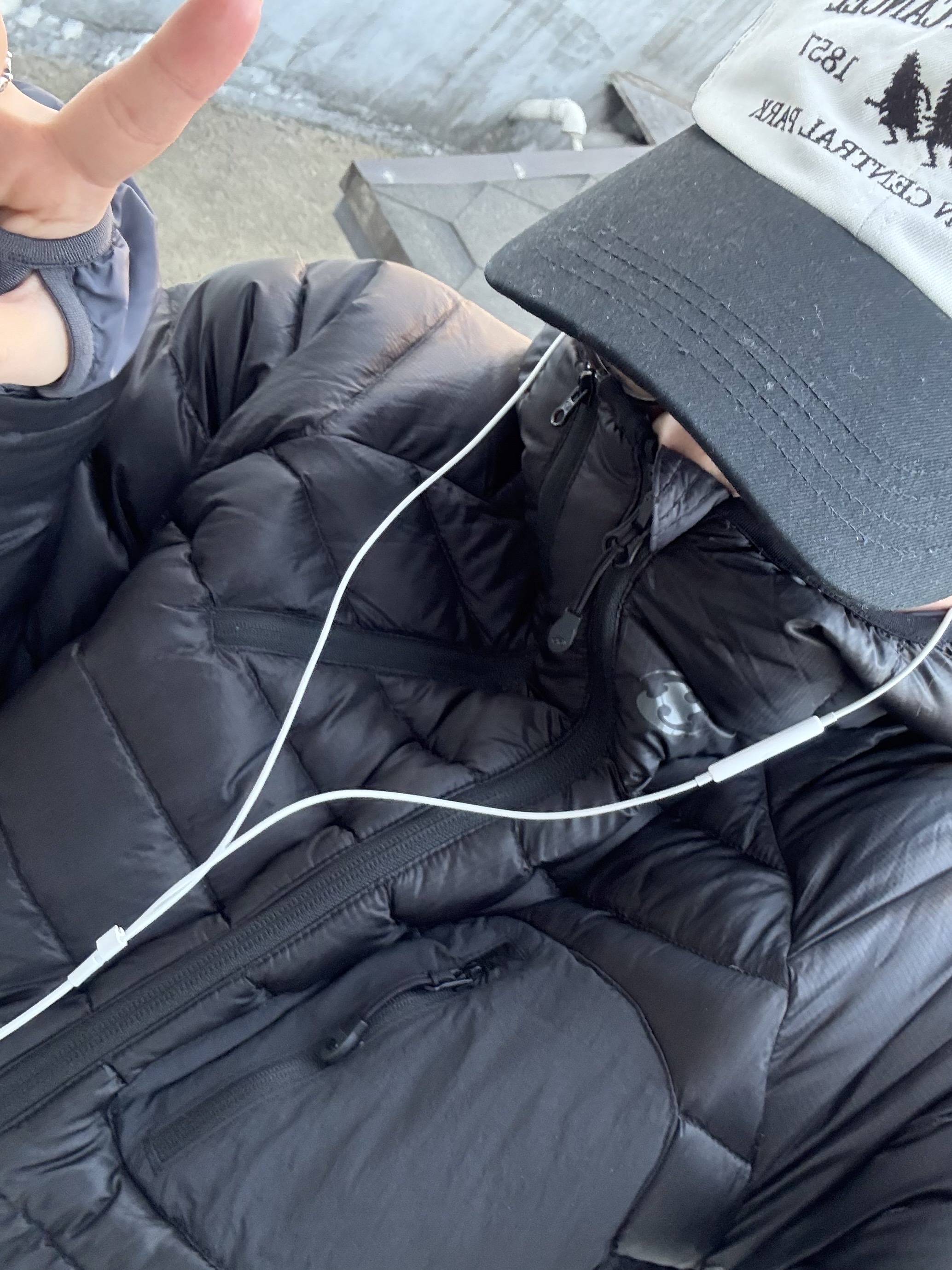 Sansan Gear Paneled Puffer Jacket Black - 24FW, Sansan Gear Taped Hoodie Ash Charcoal 착용 스타일 - 2