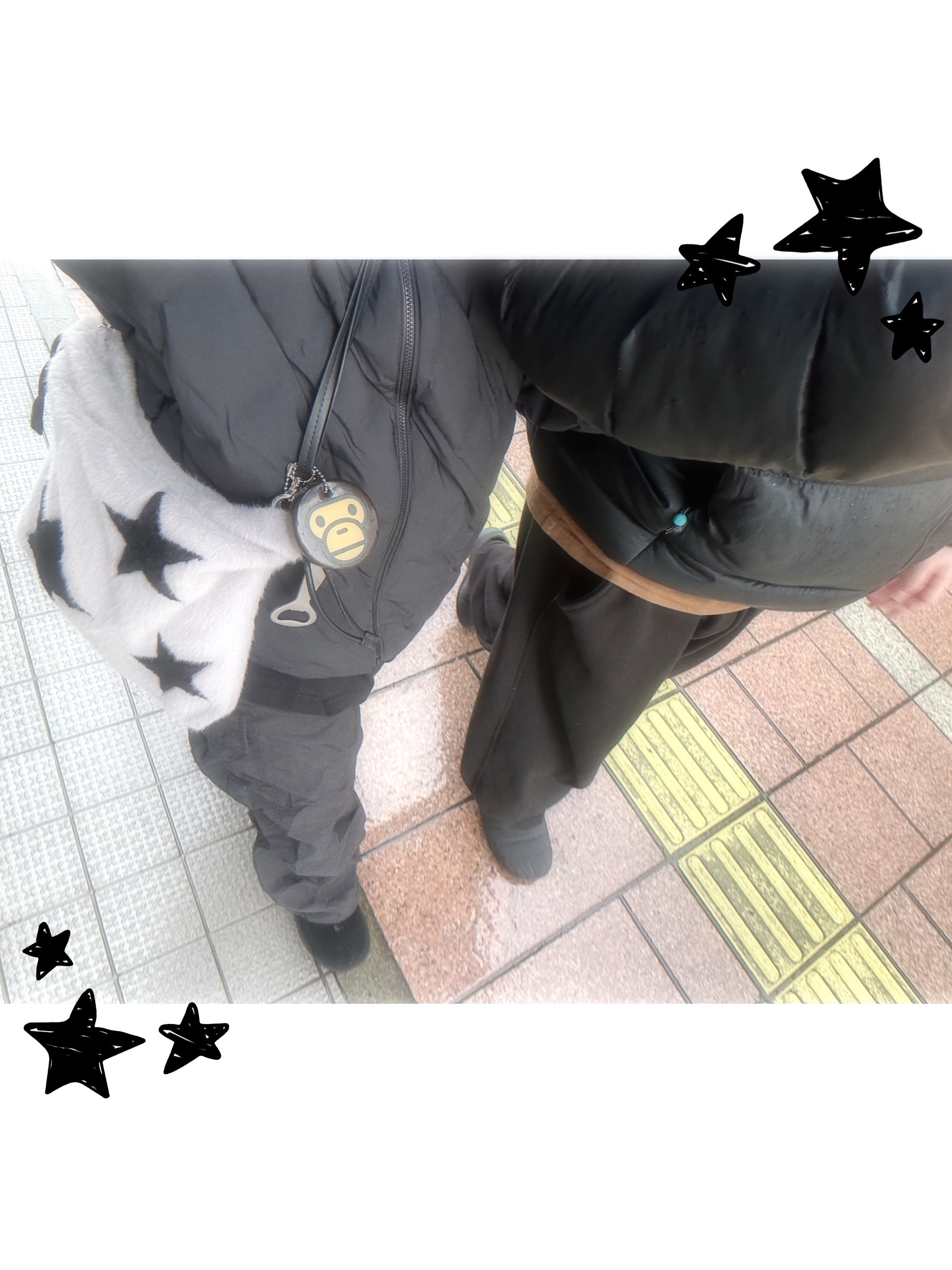 (W) UGG Classic Mini Platform Boots Black, Supreme Bottle Opener Keychain Silver - 24FW 착용 스타일 - 2