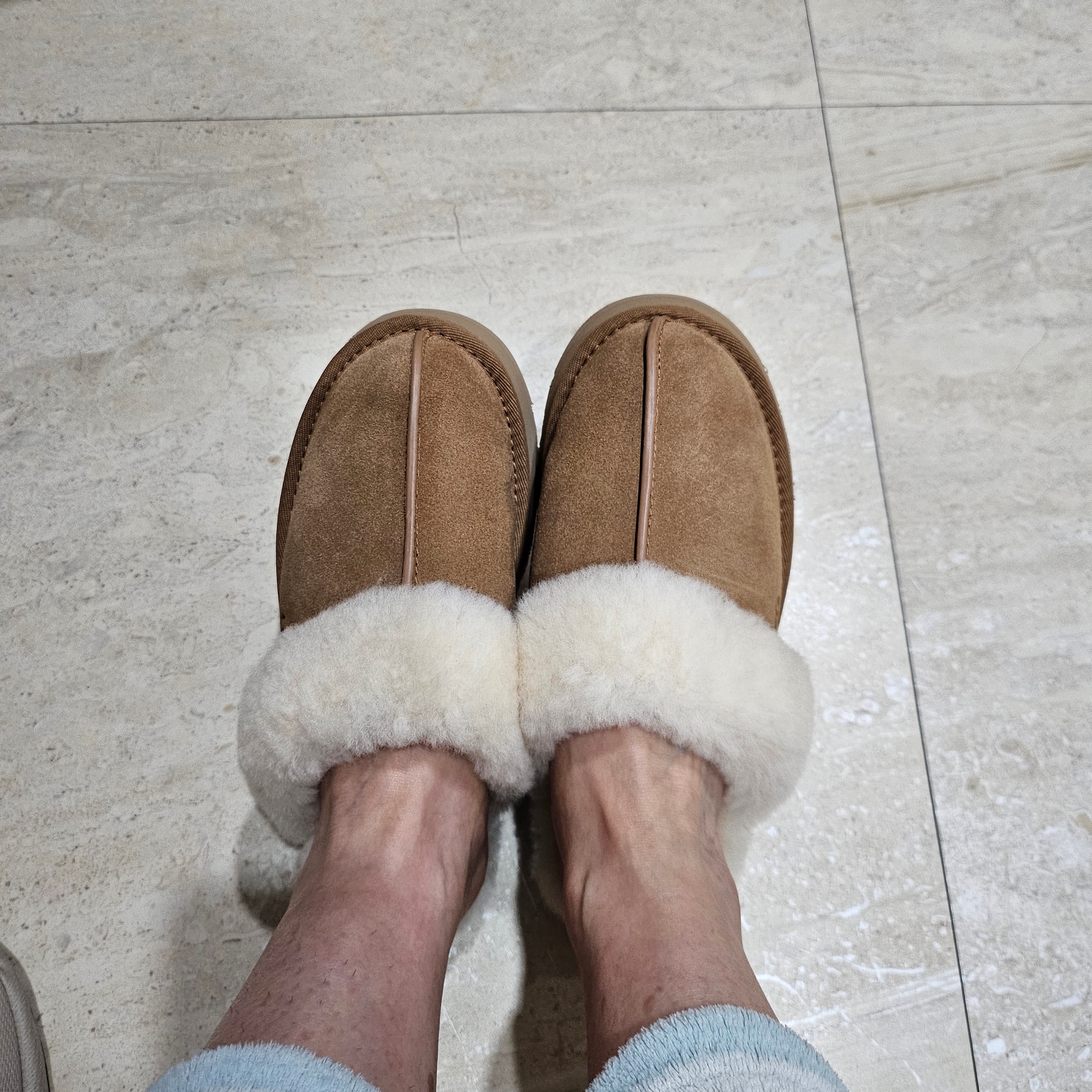 (W) UGG Disquette Slipper Chestnut 착용 스타일 - 2