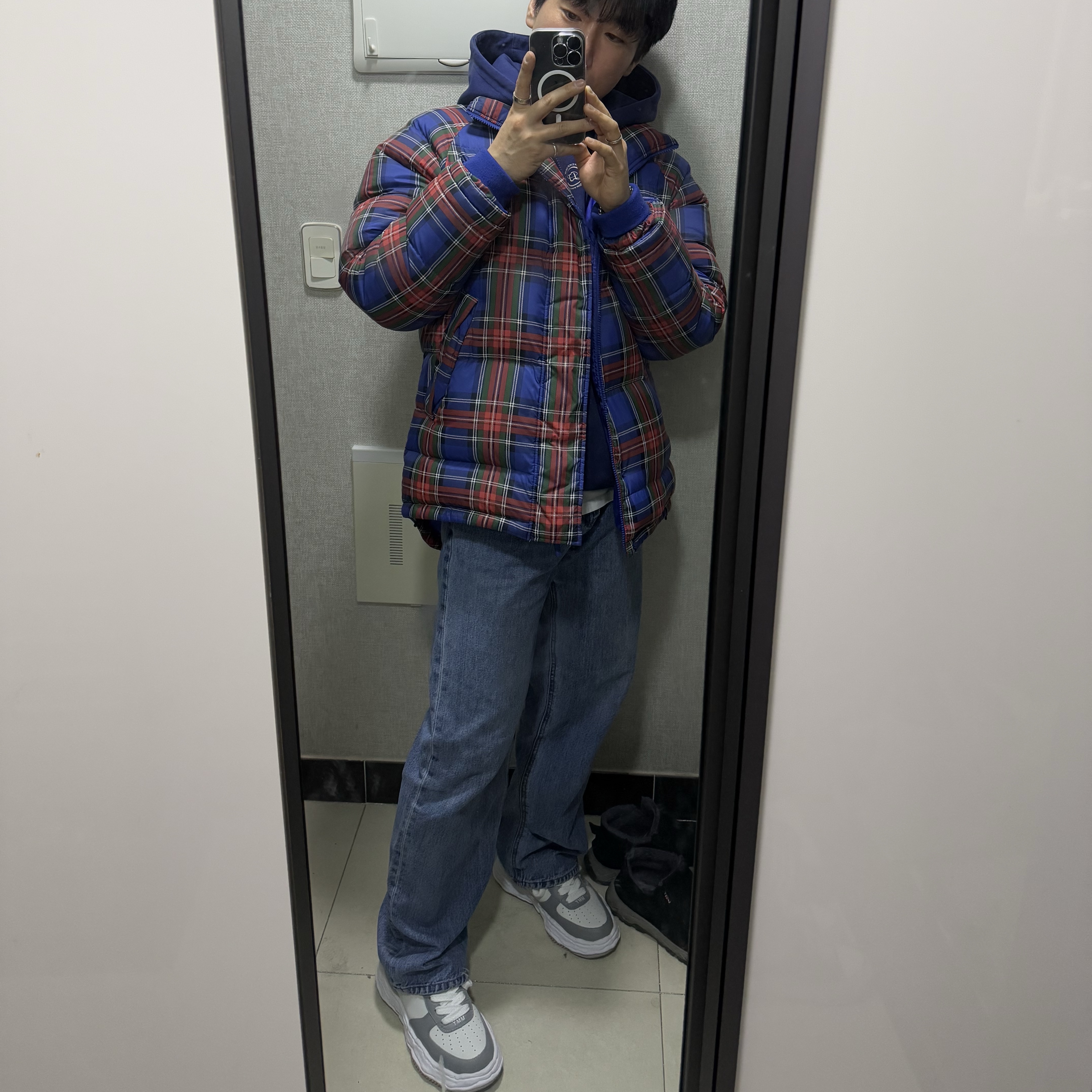 Maison Mihara Yasuhiro Wayne OG Sole Leather Low-top Sneakers Gray White, Ader Error Verif Logo Hoodie Navy 착용 스타일