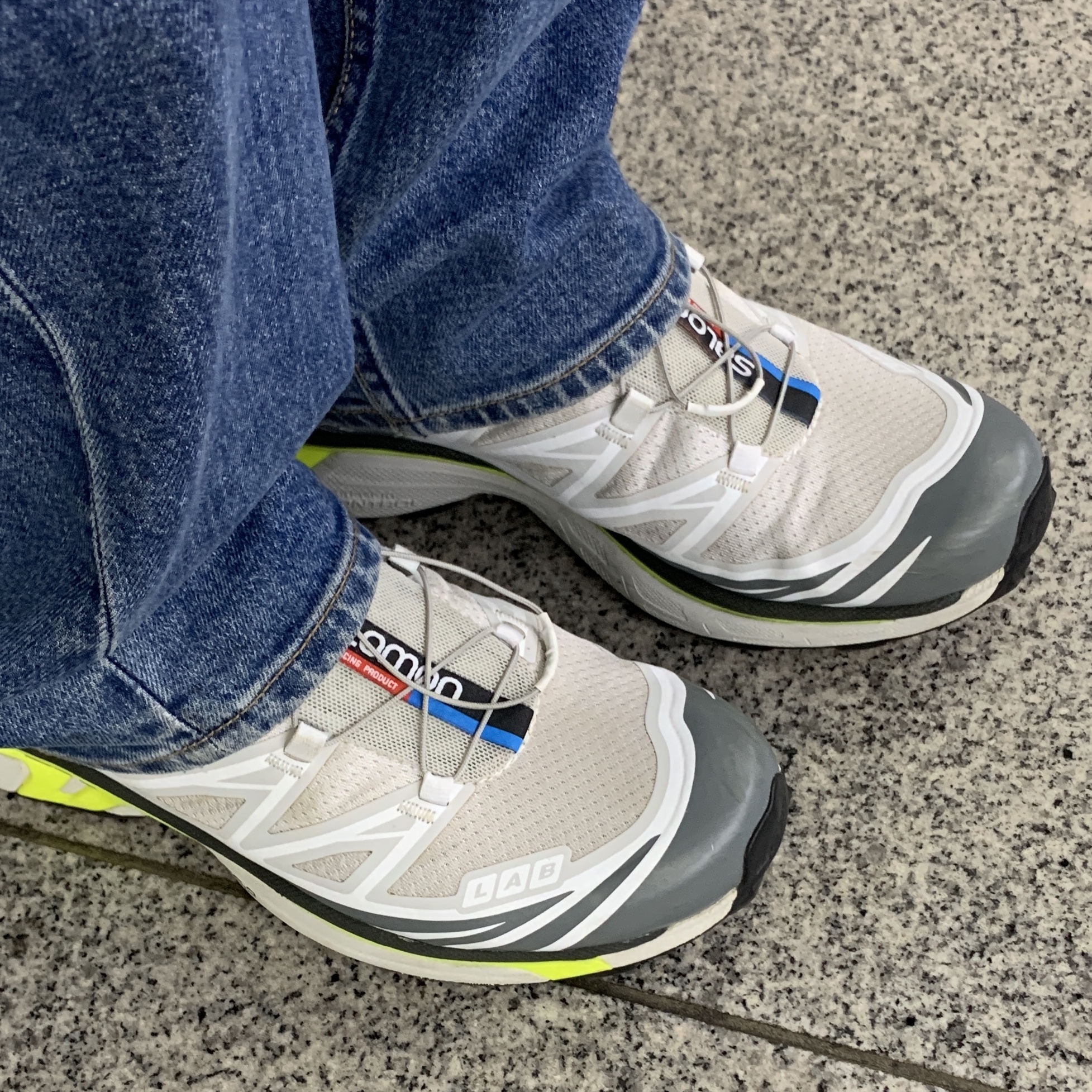 Salomon XT-6 ADV Lunar Rock 착용 스타일