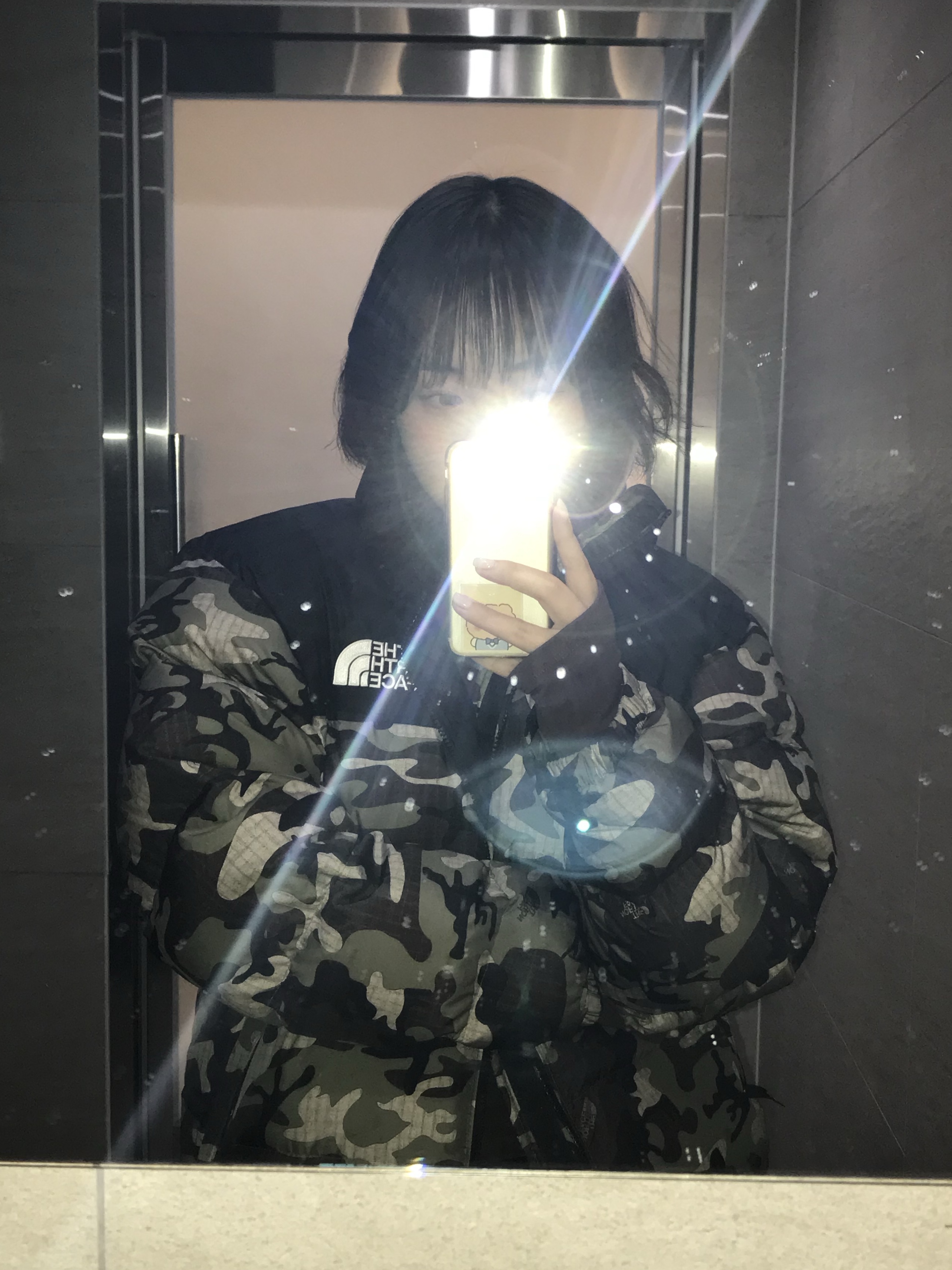The North Face 1996 Novelty Nuptse Jacket Khaki 착용 스타일 - 2