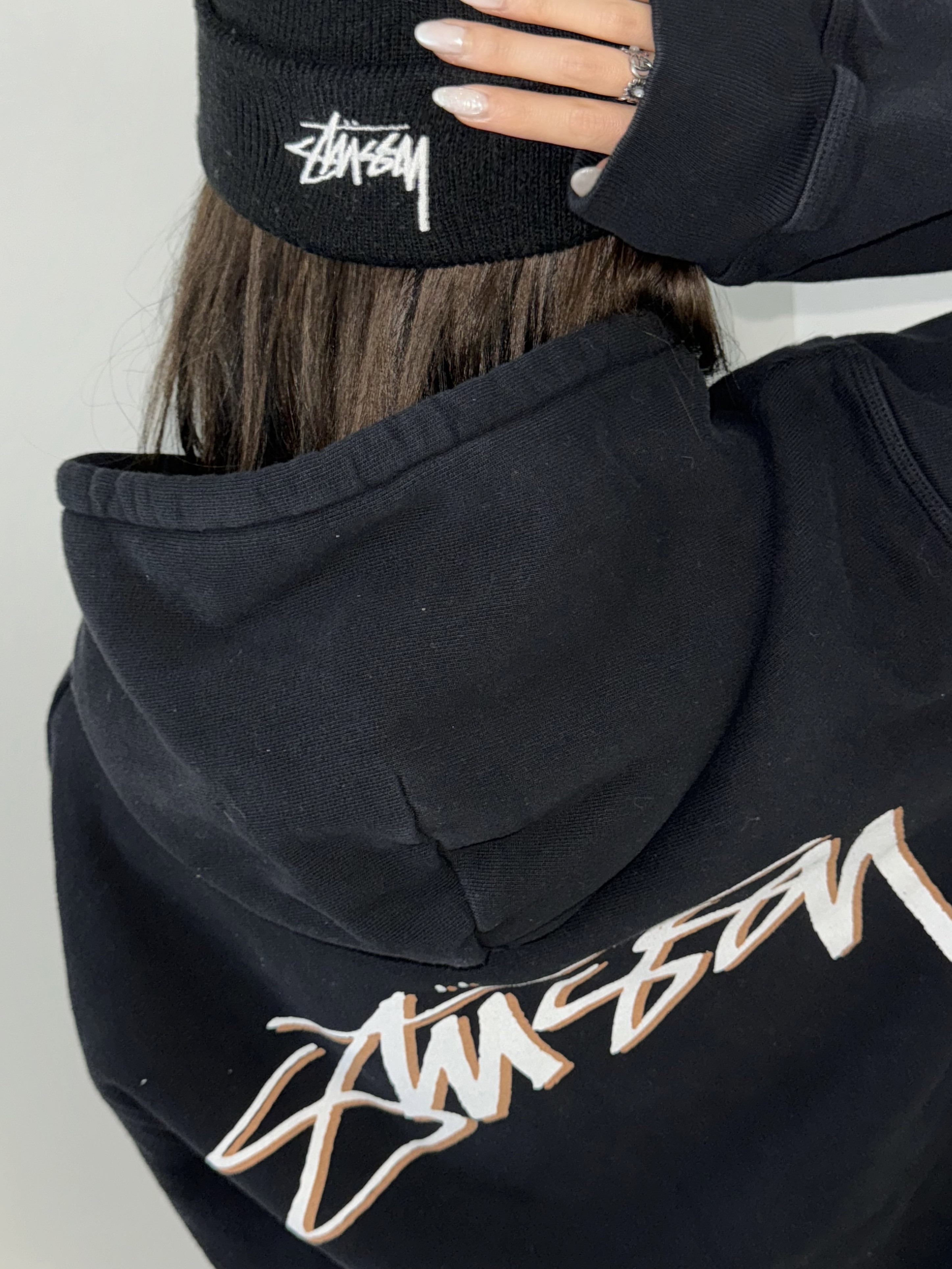 Stussy x Our Legacy Work Shop Drop Shadow Pigment Dyed Hoodie Black, Stussy x Our Legacy Yin Yang Beanie Black 착용 스타일 - 2