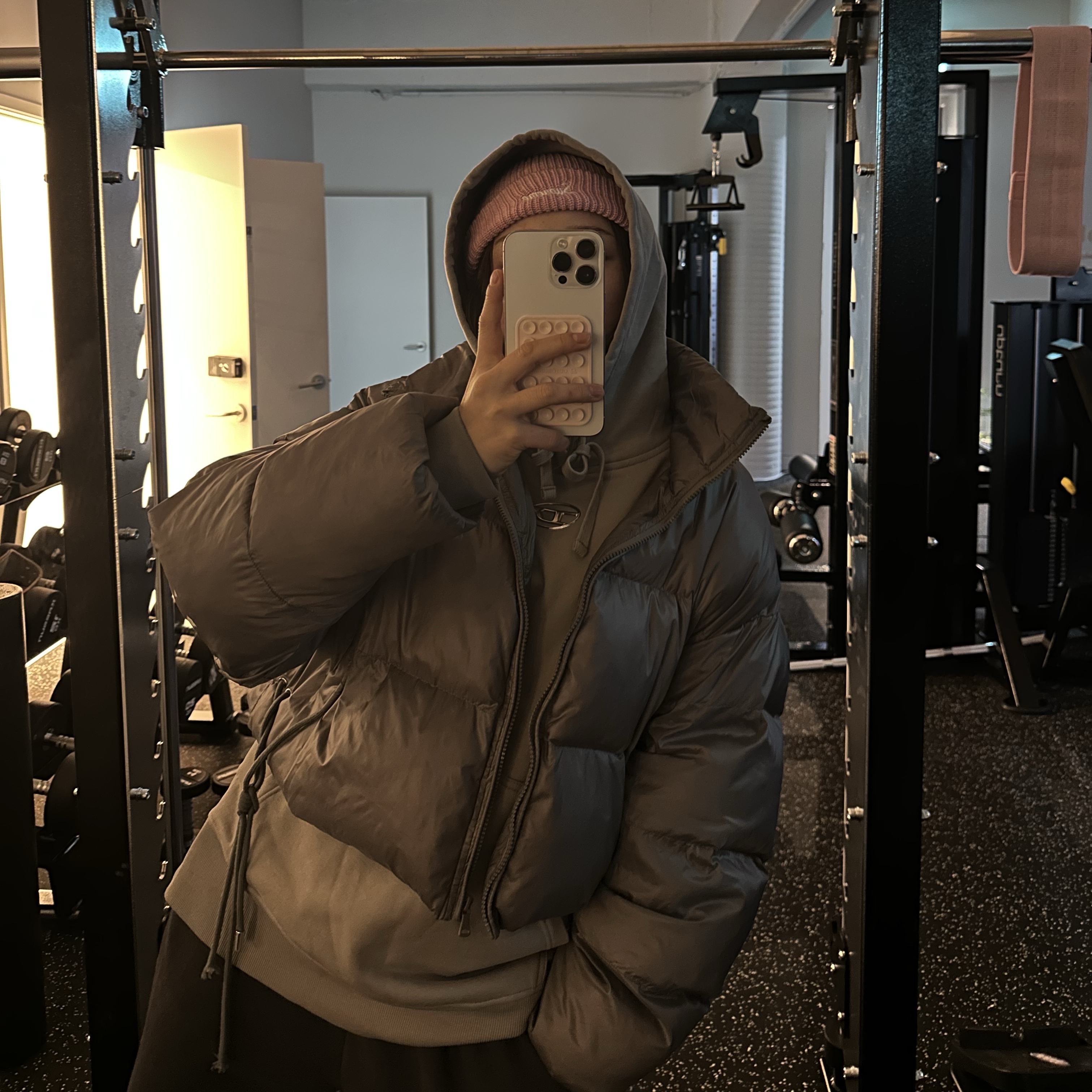 Supreme Loose Gauge Beanie Pink - 24FW, Diesel S-Macs-Hood-D Hoodie with Logo Grey 착용 스타일