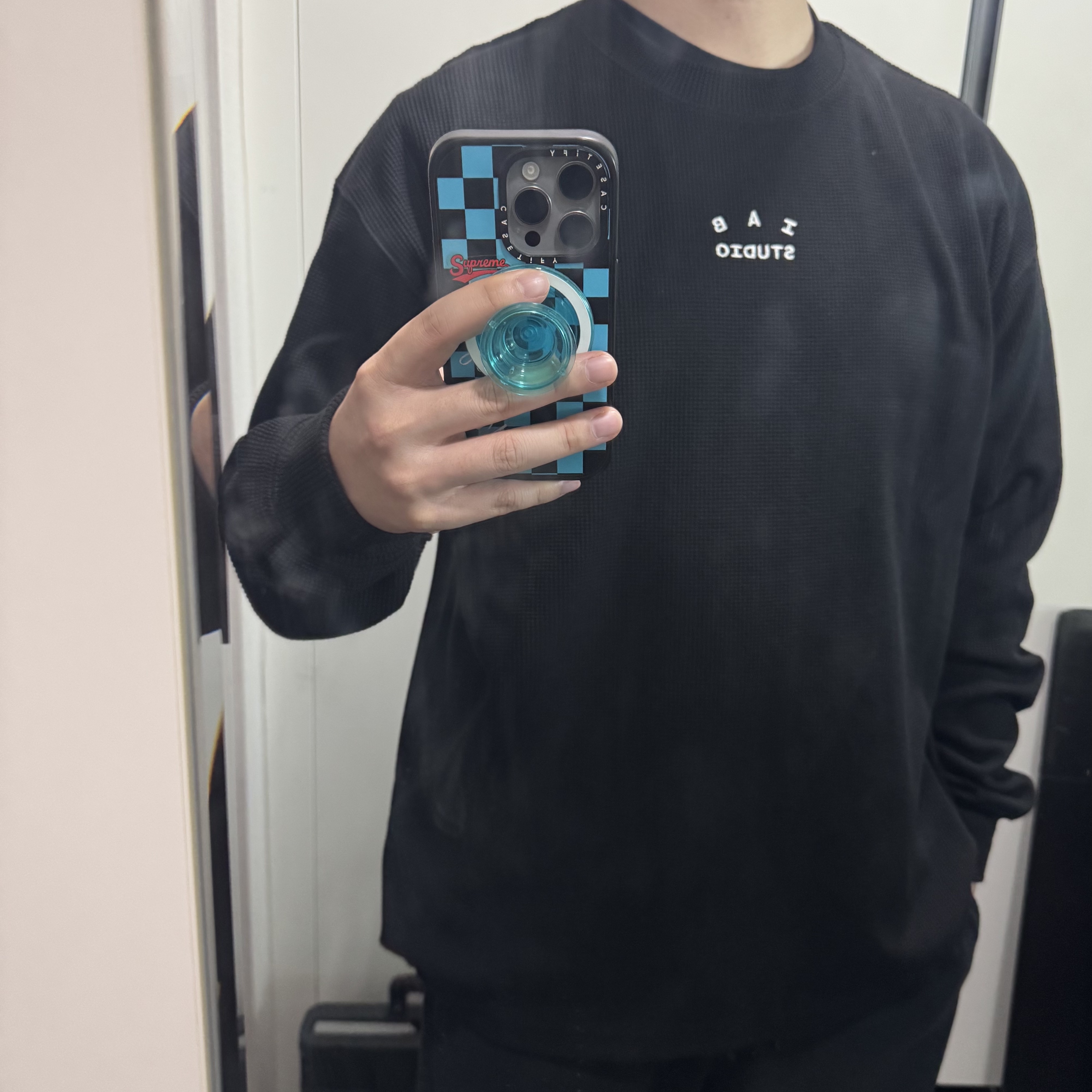 IAB Studio Waffle Long Sleeve Black White 착용 스타일