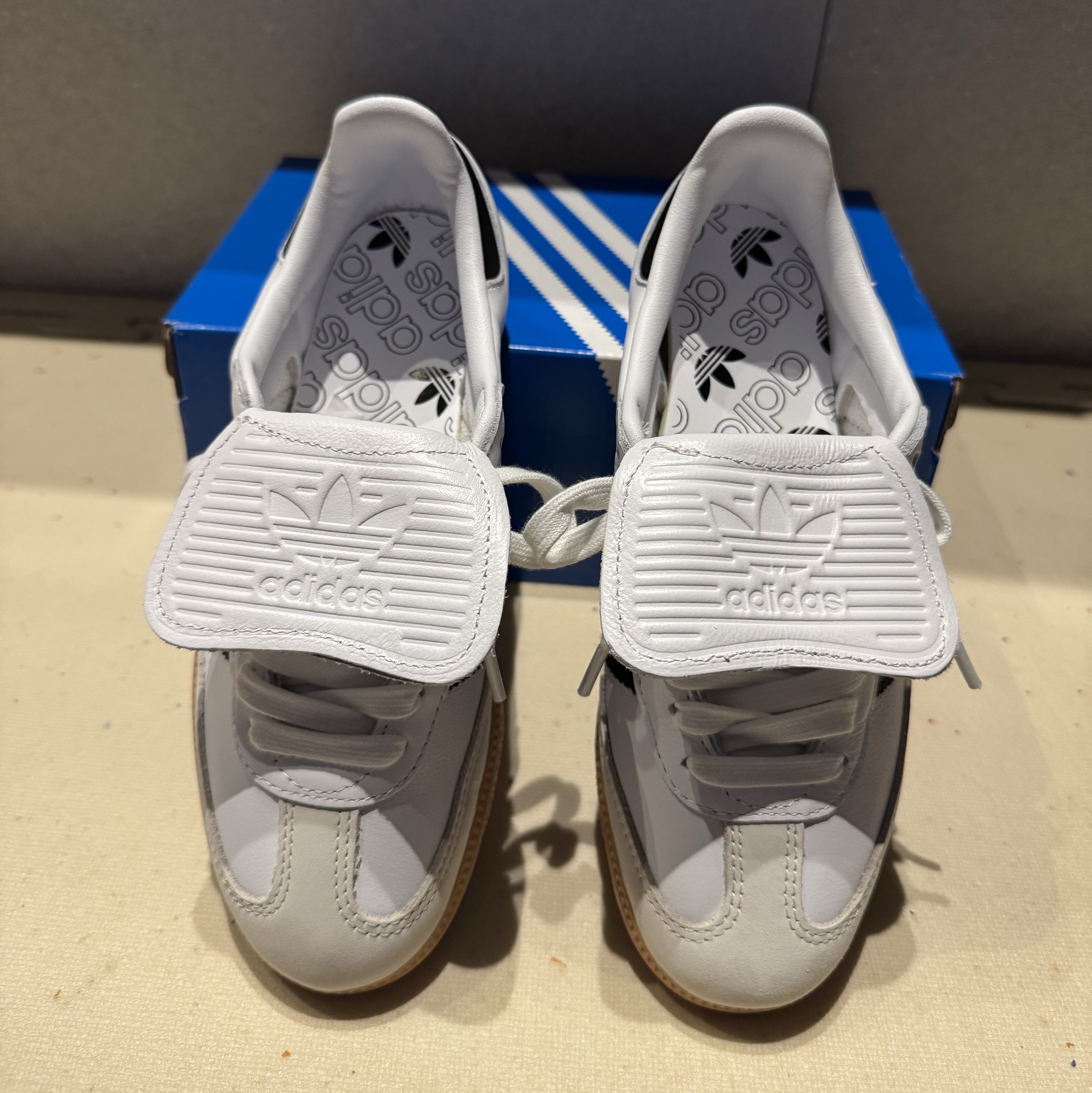 (W) Adidas Samba LT Core Black Cloud White Gold Metallic 착용 스타일 - 3