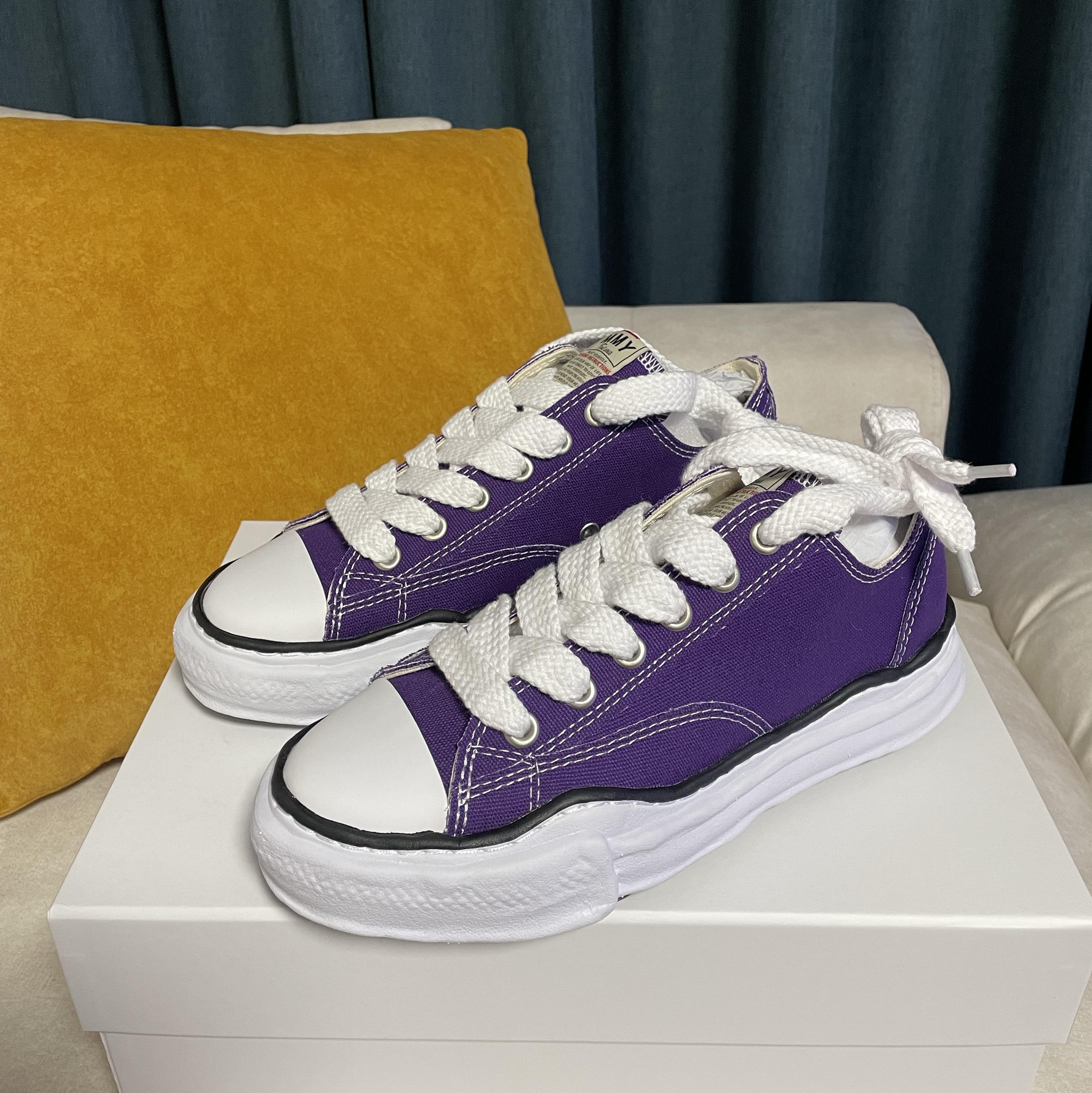 Maison Mihara Yasuhiro Peterson OG Sole Canvas Low Sneakers Purple 착용 스타일