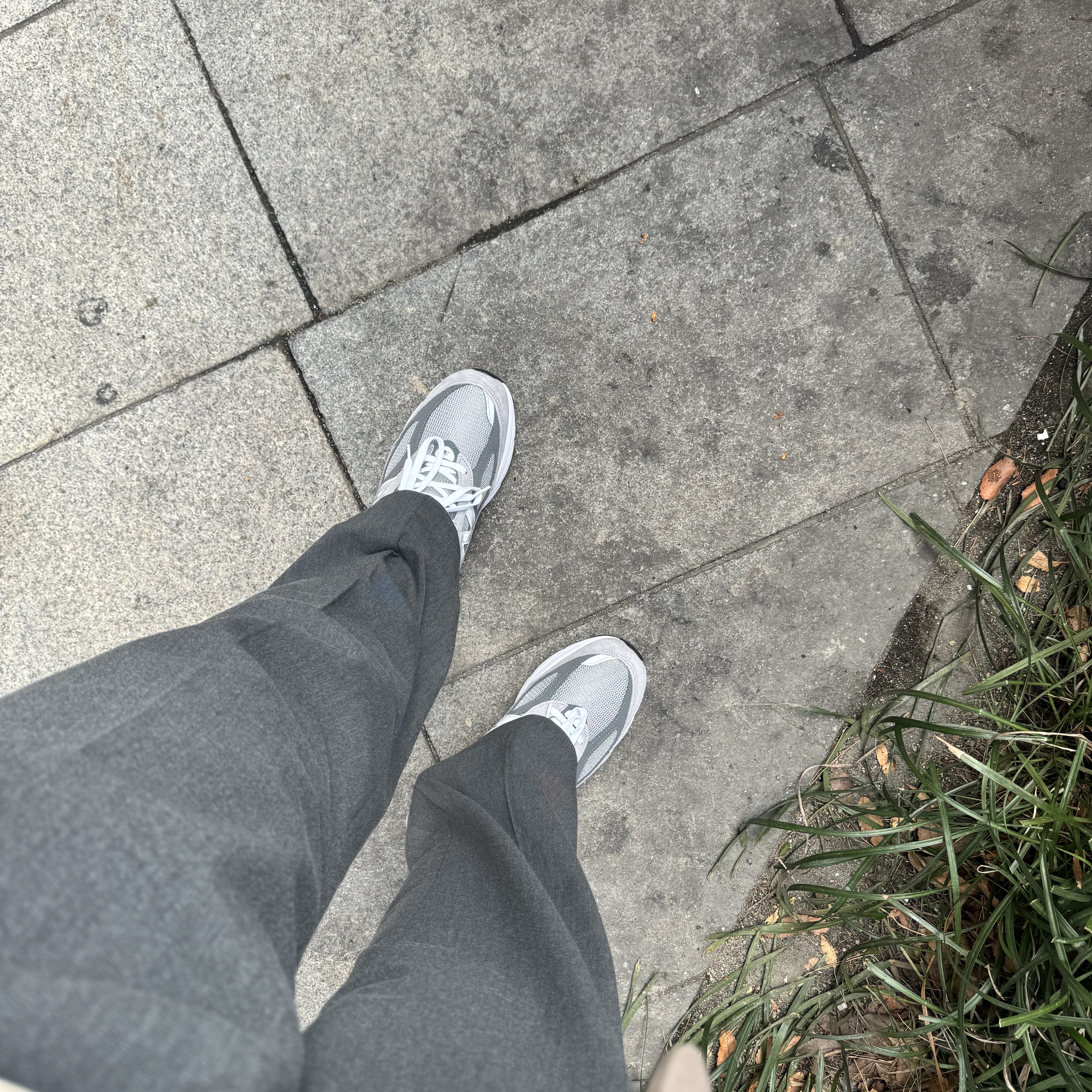 New Balance 990v6 Made in USA Grey - D Standard 착용 스타일