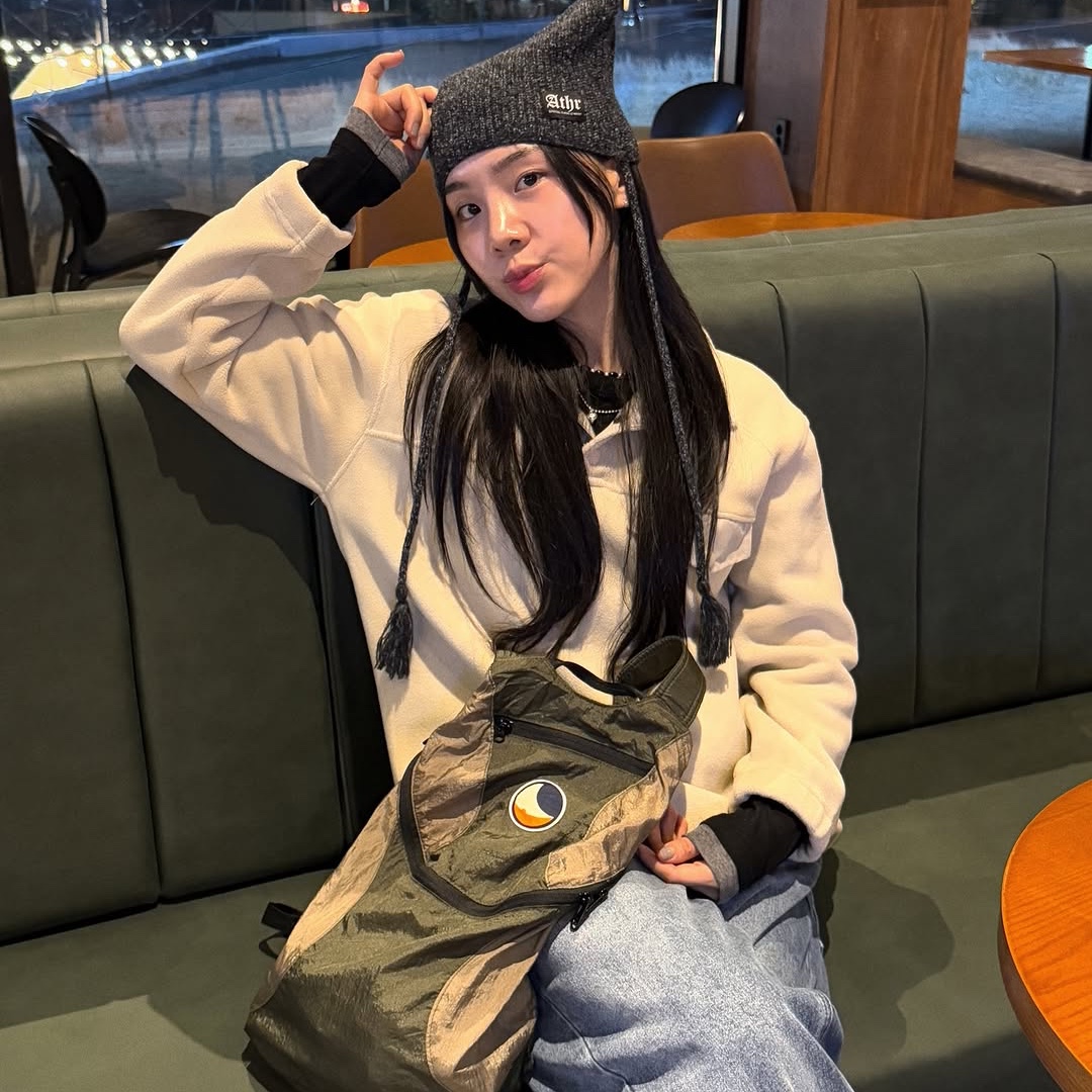Ticket To The Moon Mini Backpack 15L Army Green Khaki 착용 스타일 - 1